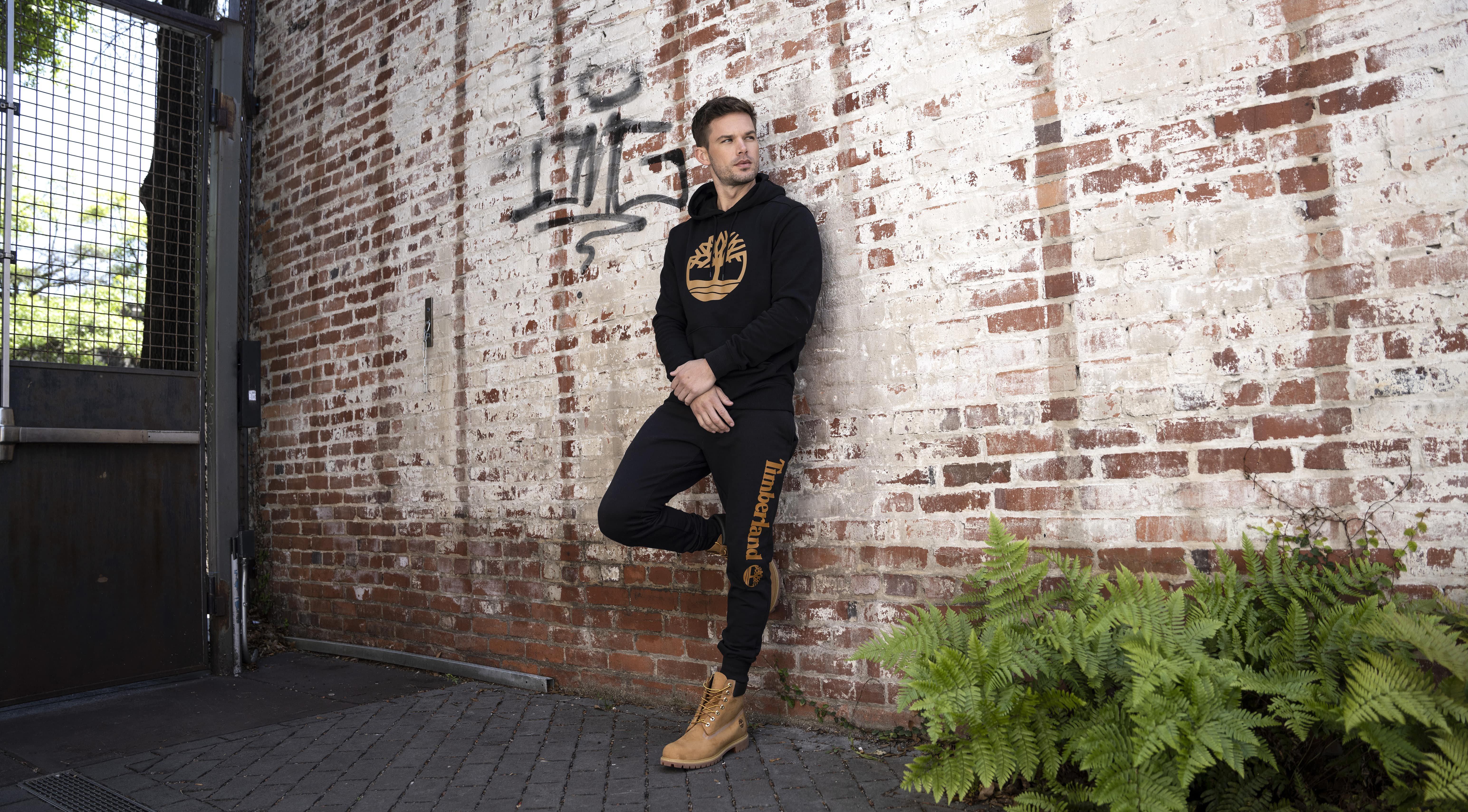Man in Timberland outfit and Timberland boots
