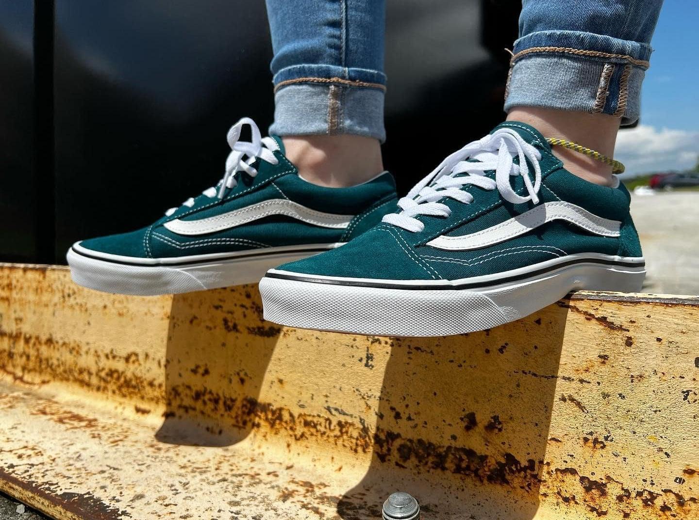 Straight across sale laces vans