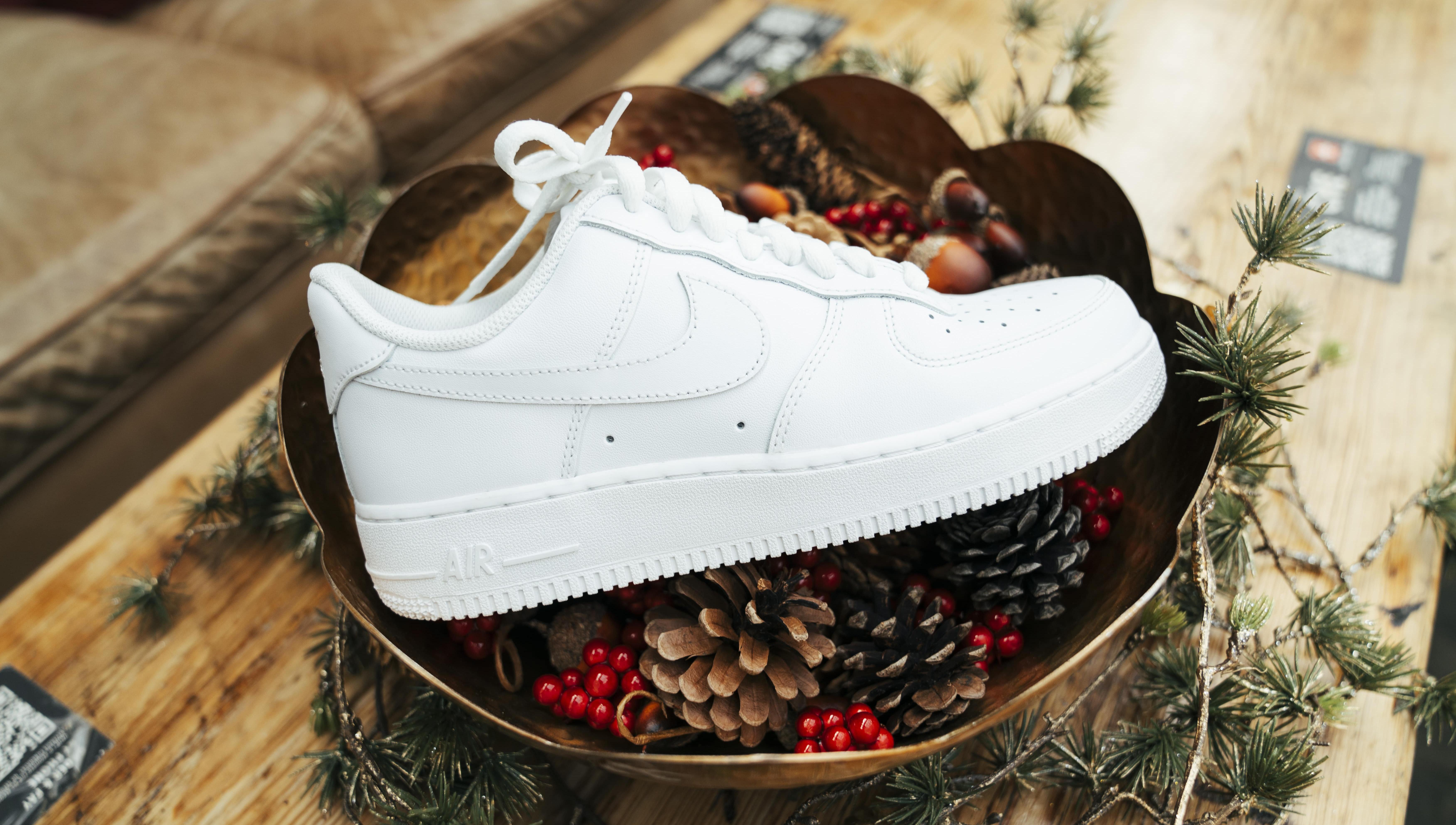 White Nike Air Force 1