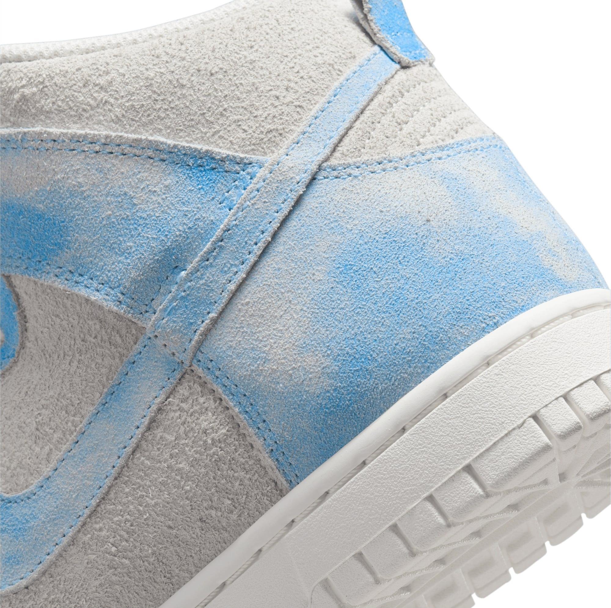 Nike Dunk Low SE “Clouds" Men's Sneaker Launching 3/1- heel