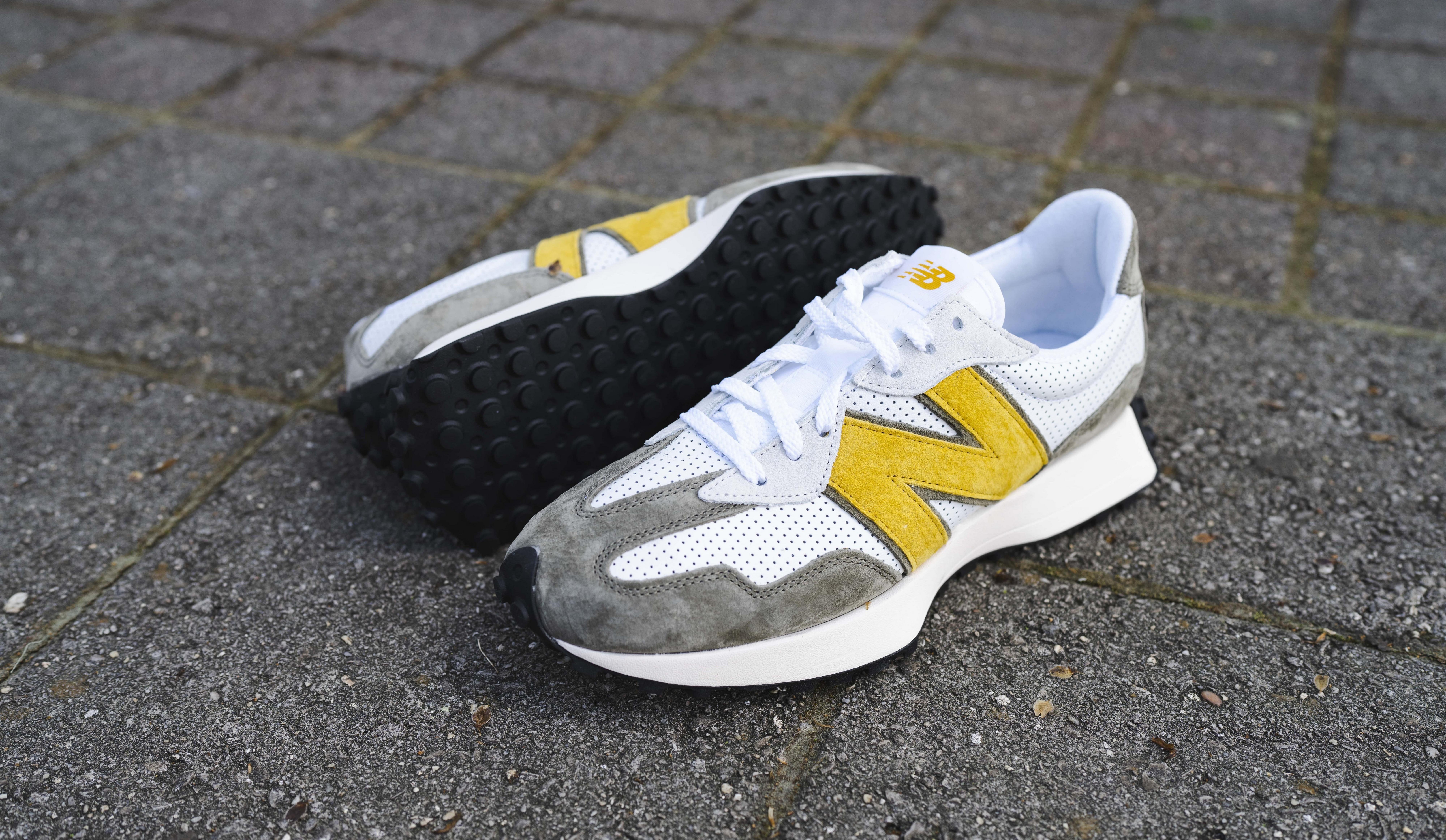 New Balance 327