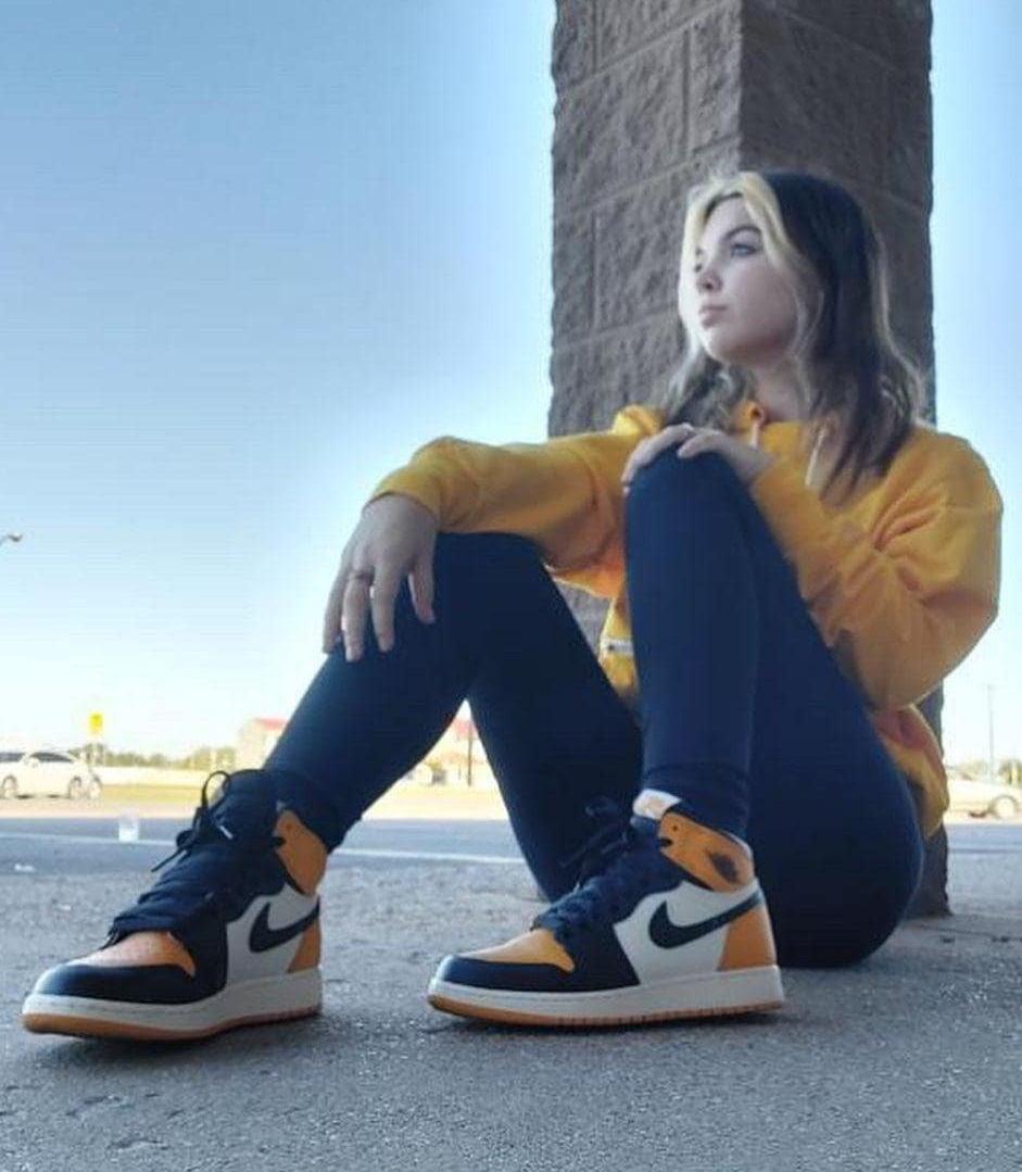Jordan 1 Retro High OG "Taxi/Black/Sail" Men's Shoe