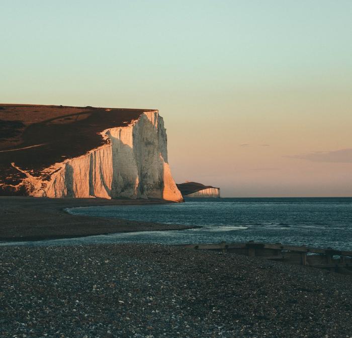 White cliffs on the shore at Seven Sisters.