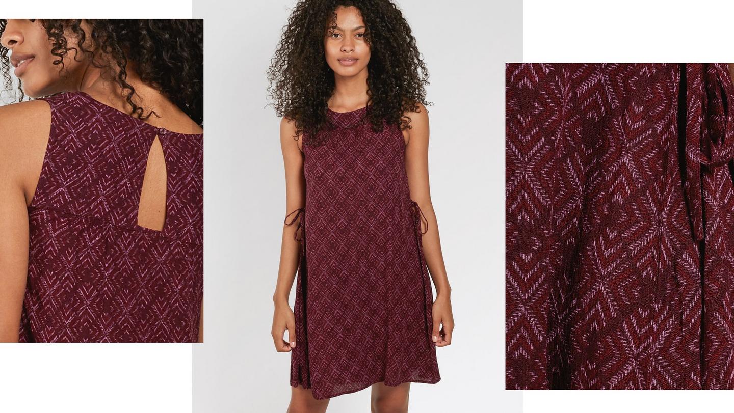 The Alison Diamond Stitch Dress from FatFace is a loose, comfortable shape with tie-up sides for a perfect fit