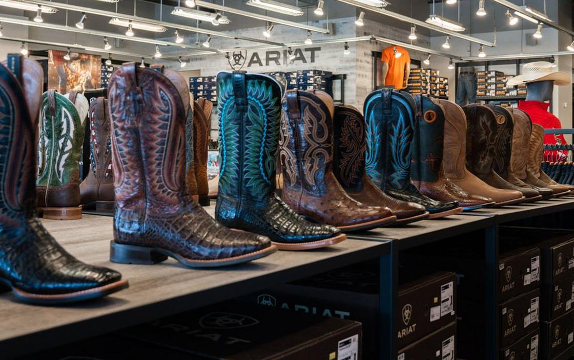 Ariat Gilroy Outlet Shop
