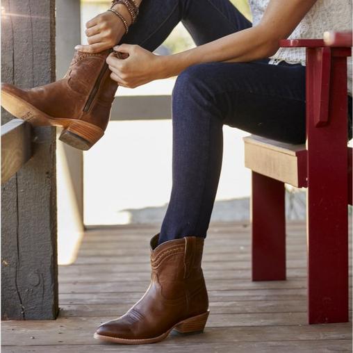 The Best Jeans to Wear With Cowboy Boots: A Guide for Women