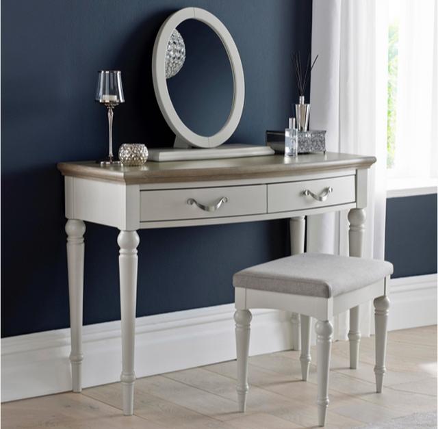 Blue bedroom idea – white dressing table
