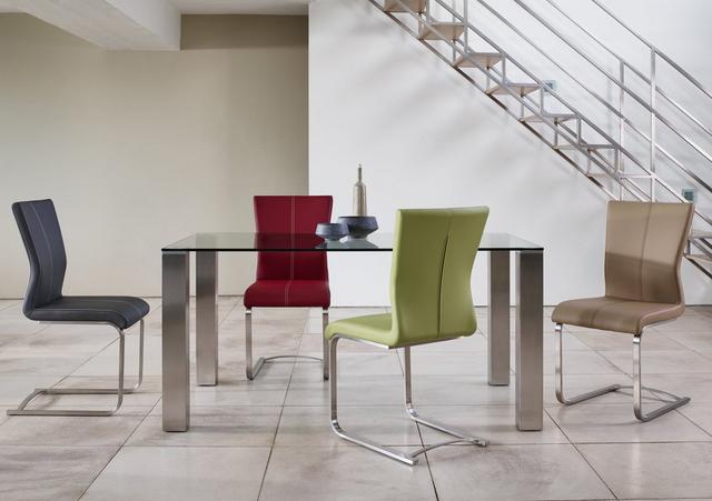 PRODZFRSP000000000033224_ideas_glass-top-dining-table__lifestyle