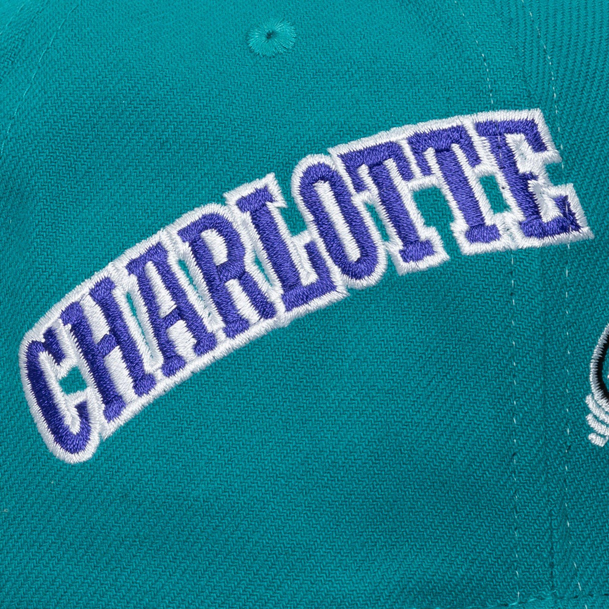 Mitchell & Ness Charlotte Hornets Big Time Pro Snapback-Blue