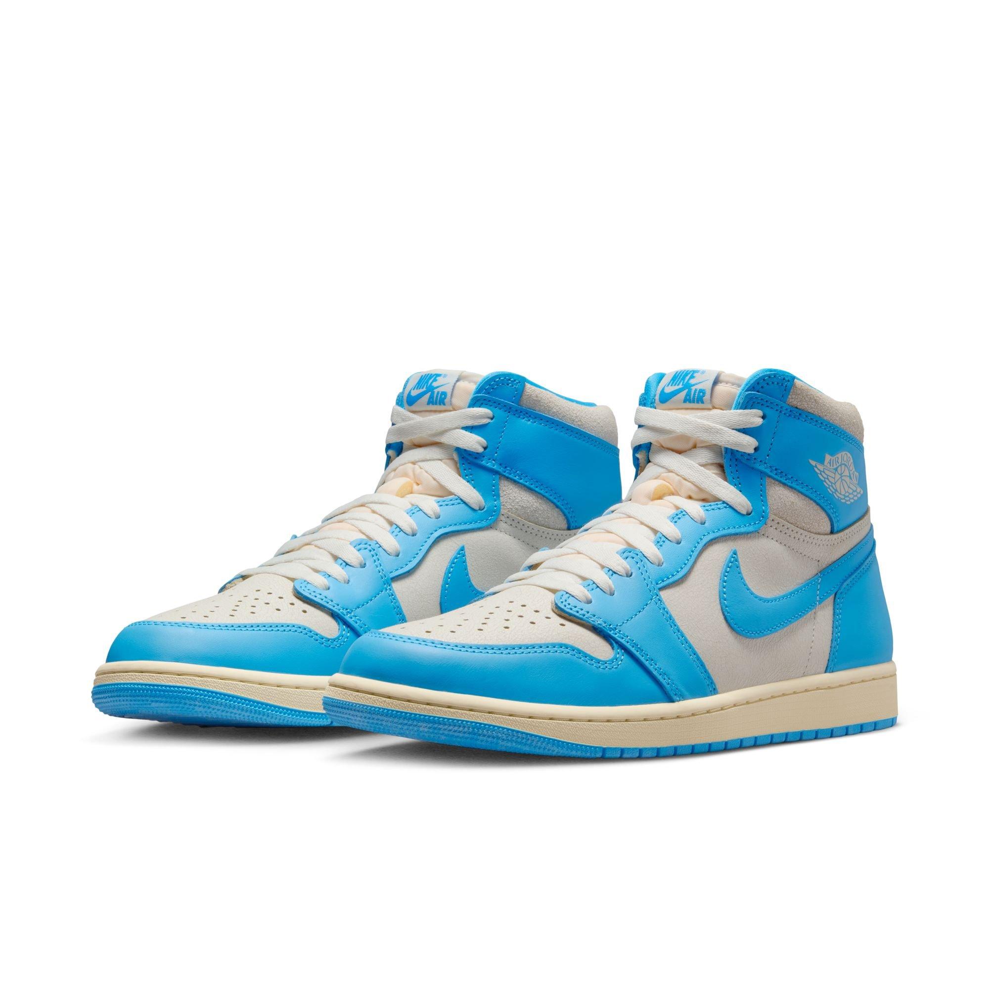 Jordan 1 Retro High OG "UNC Reimagined" Men's Shoe - POWDER BLUE/SAIL Thumbnail View 3