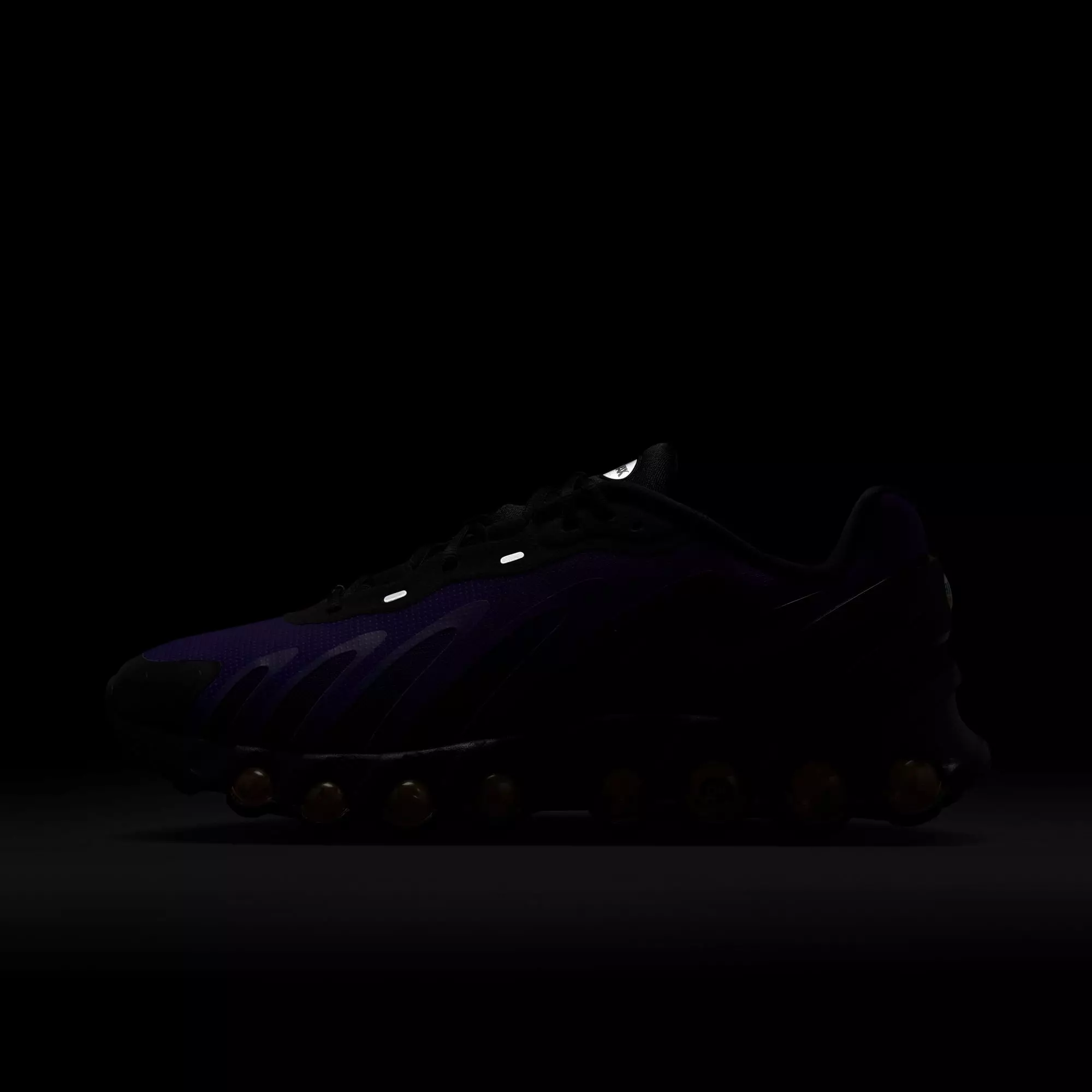 Nike Air Max Dn8 "Fierce Purple" Men's Shoe - BLACK/FIERCE PURPLE/INDIGO BURST