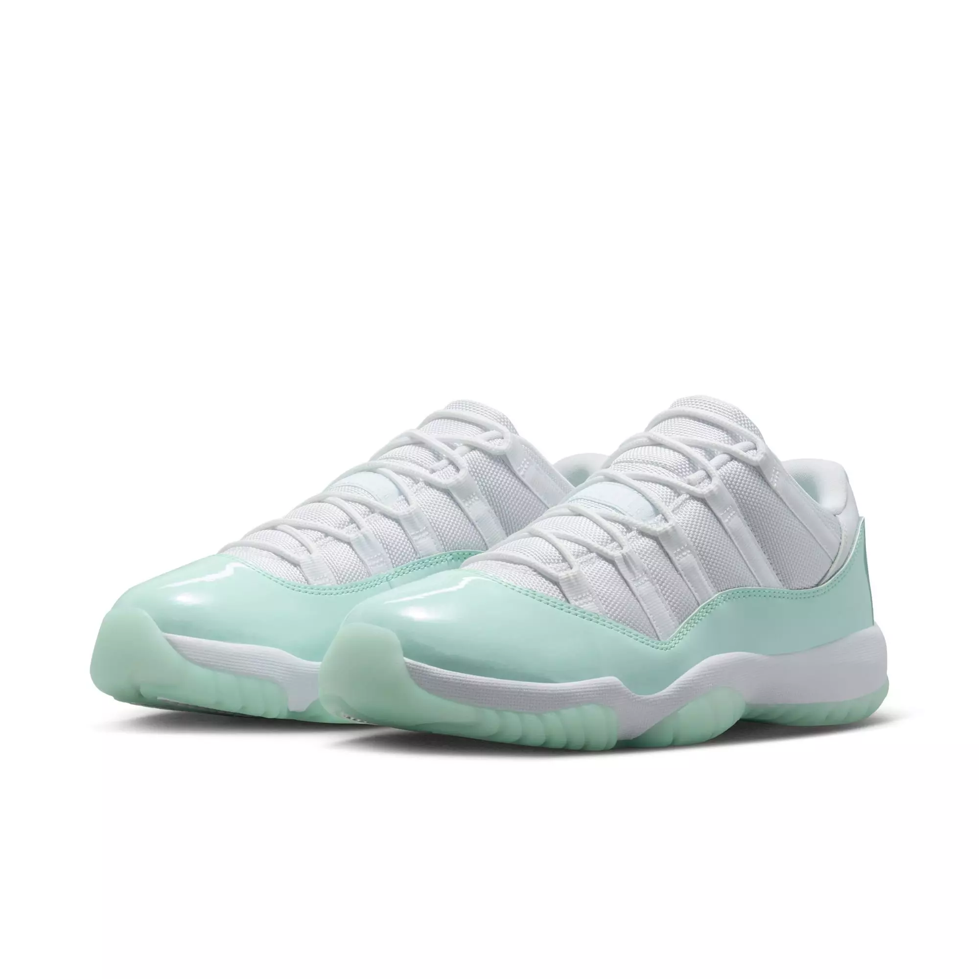 Jordan 11 Retro Low “Igloo” Women's Shoe - WHITE/IGLOO