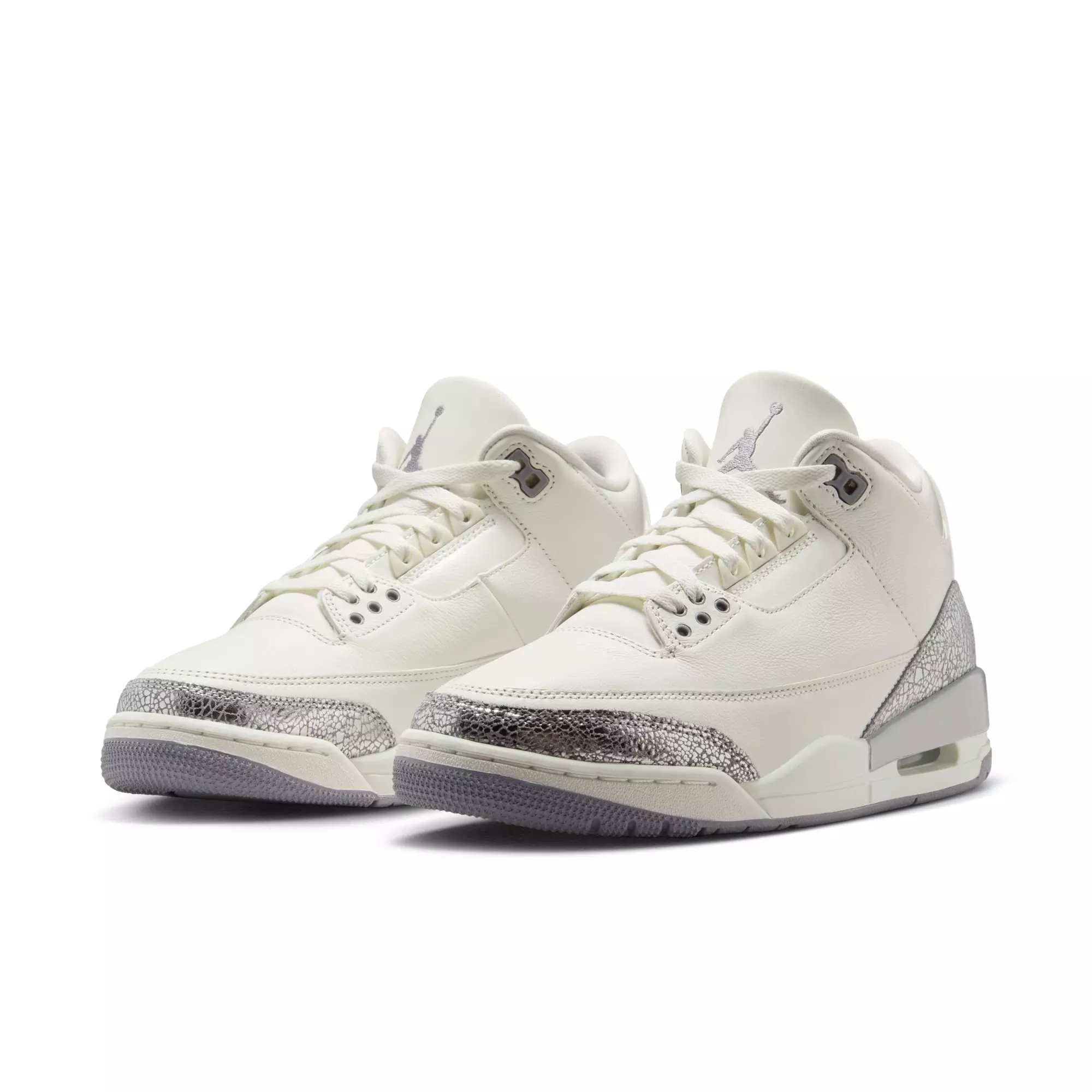 Jordan 3 Retro "Cement Grey" Women's Shoe - SAIL/CEMENT GREY/METALLIC SILVER
