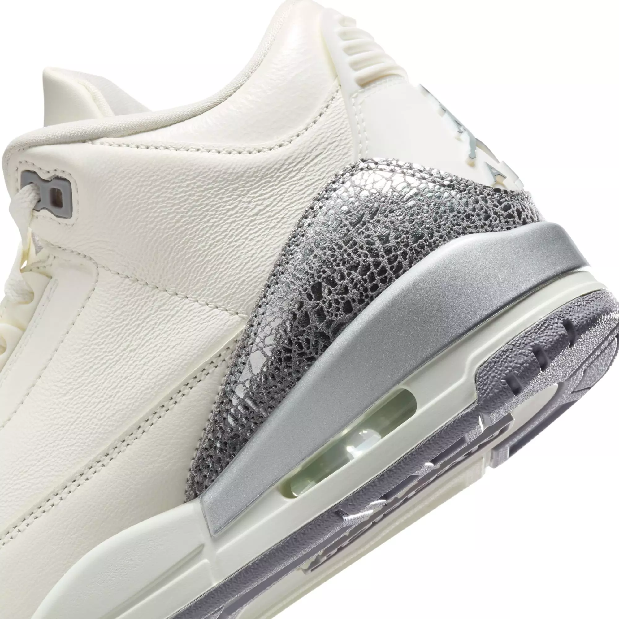 Jordan 3 Retro "Cement Grey" Women's Shoe - SAIL/CEMENT GREY/METALLIC SILVER