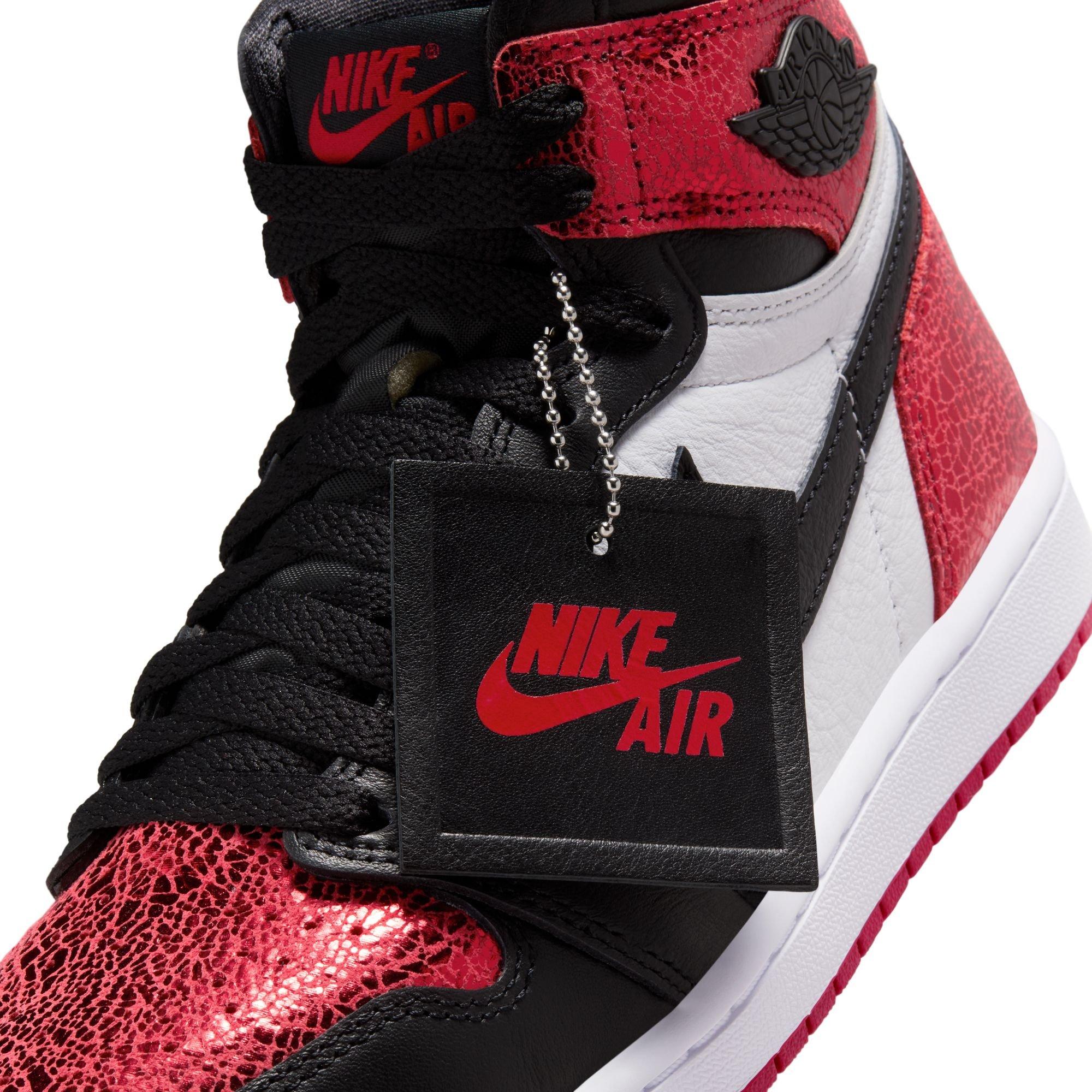 Jordan 1 Retro High OG "Varsity Red" Women's Shoe - VARSITY RED/BLACK/WHITE Thumbnail View 6