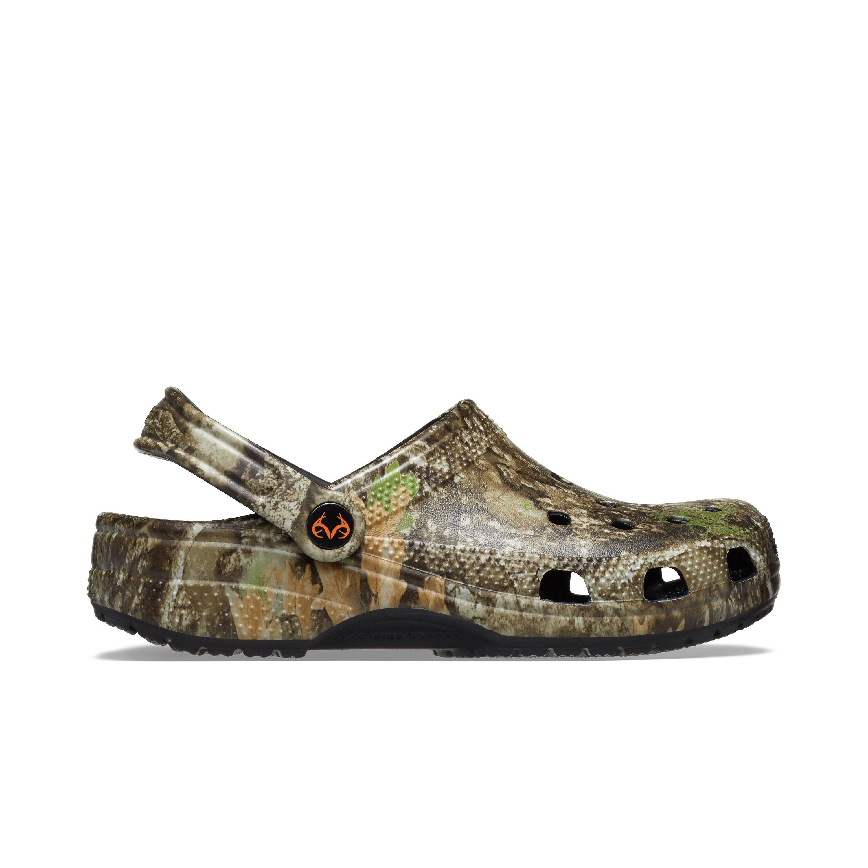 Crocs Classic "RealTree" Unisex Clog - GREEN/BLACK Thumbnail View 1
