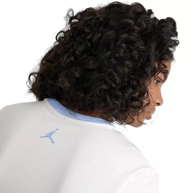 Jordan Women's Slip Crop Graphic T-Shirt - SAIL