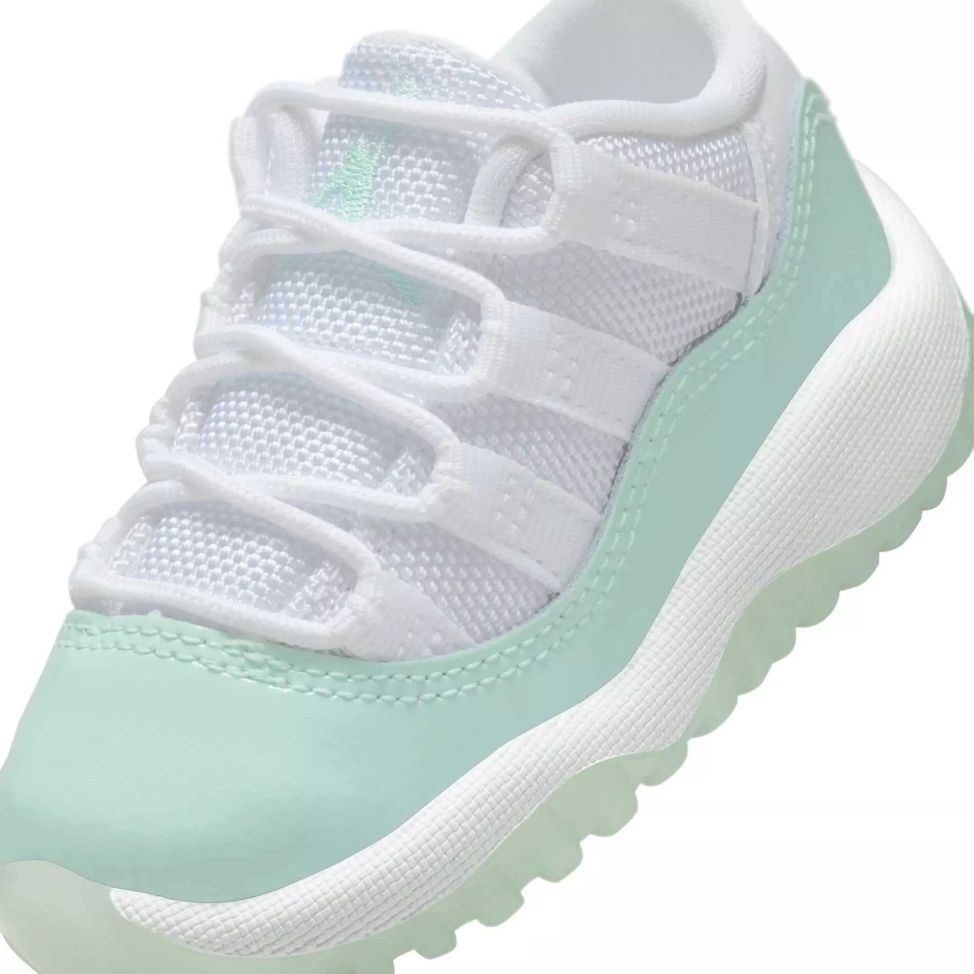 Jordan 11 Retro Low "Igloo" Toddler Girls' Shoe - WHITE/IGLOO