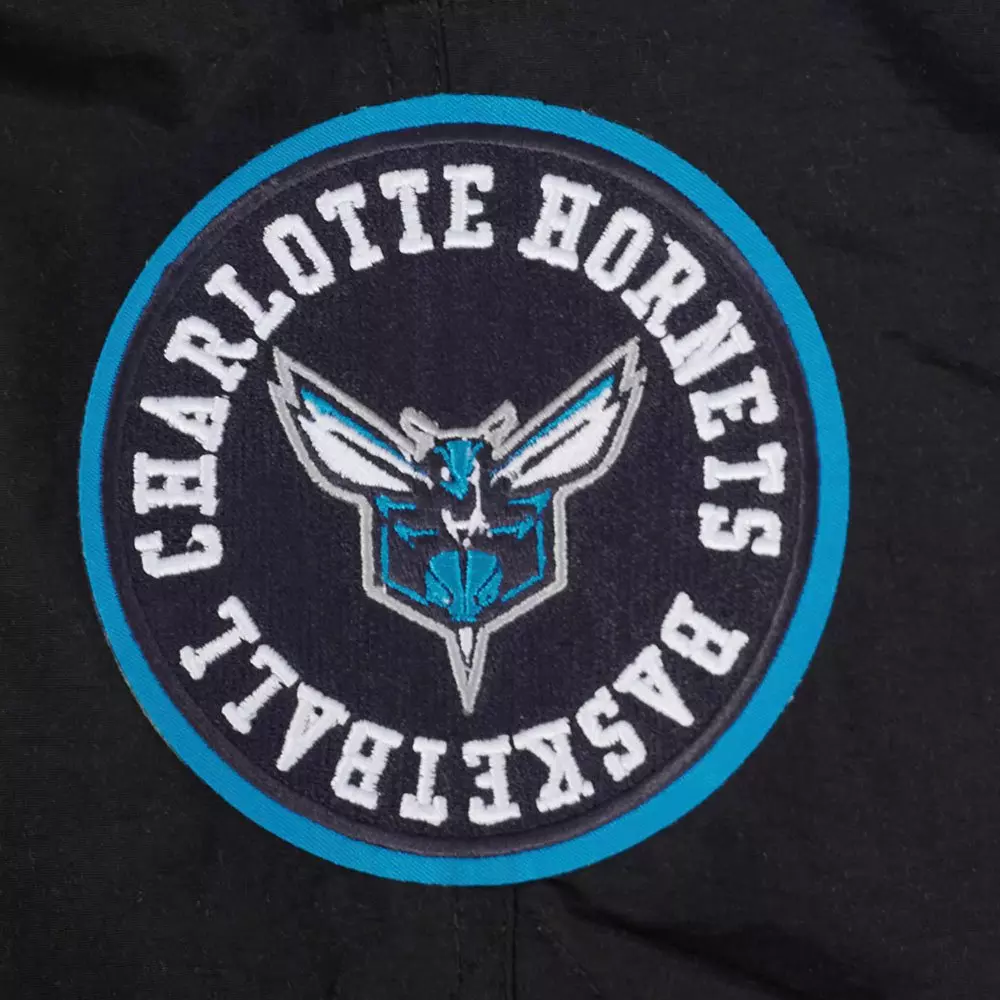 Pro Standard Charlotte Hornets Knock Out Short-Black - BLACK