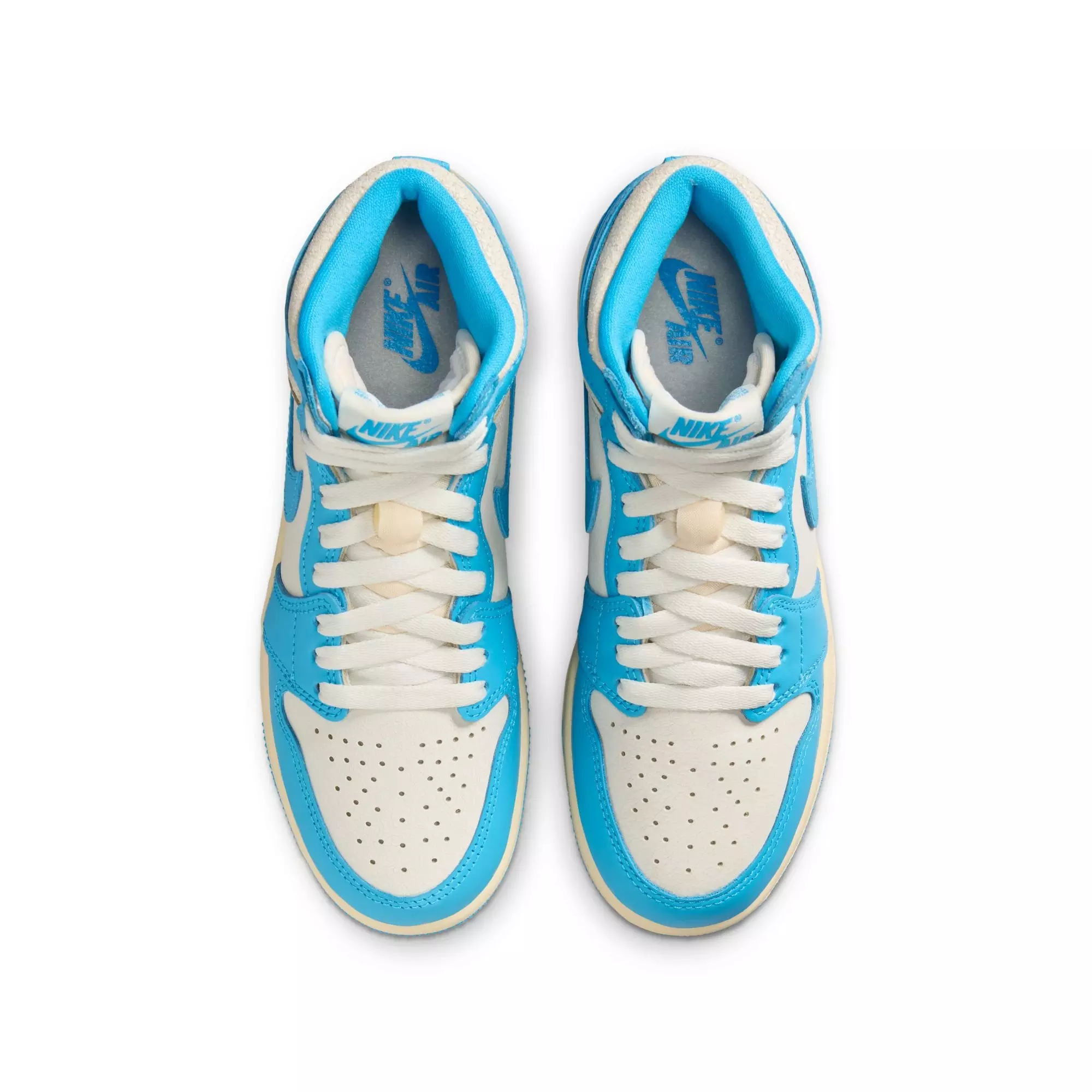 Jordan 1 Retro High OG "UNC Reimagined" Grade School Kids' Shoe - POWDER BLUE/SAIL