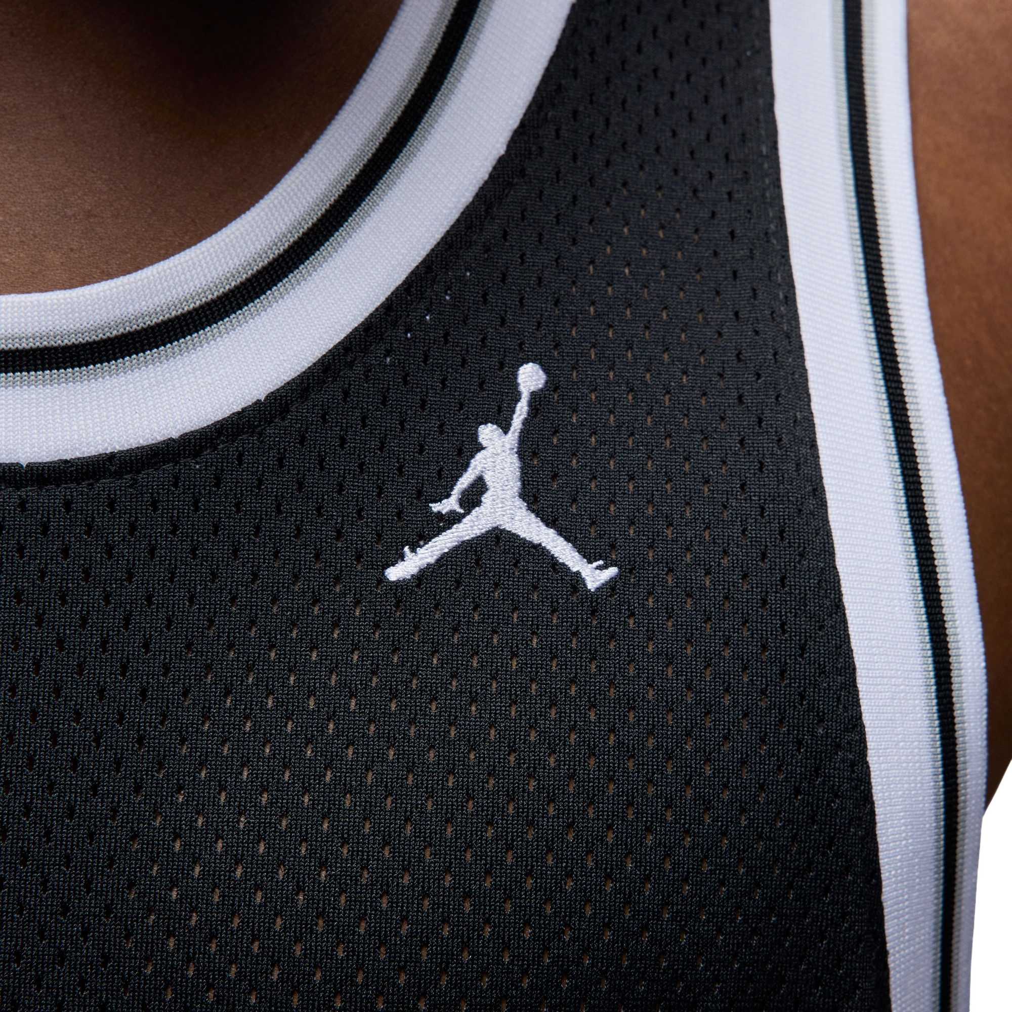 Jordan Men's Essentials Summer Jersey - BLACK Thumbnail View 4