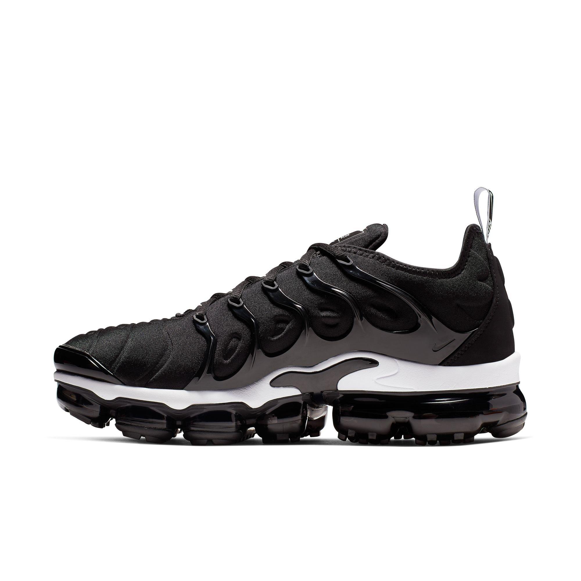 Nike Air VaporMax Plus "Black/White" Men's Shoe - BLACK/WHITE Thumbnail View 4