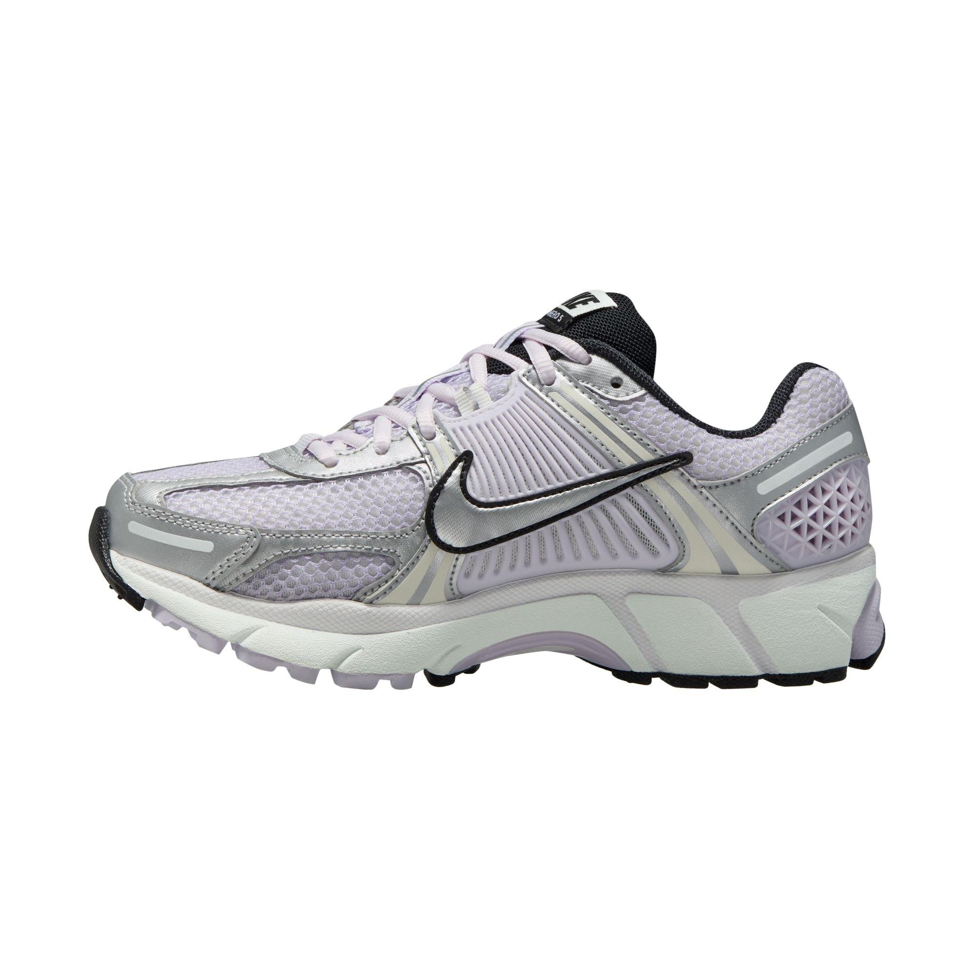 Nike Vomero 5 "Barely Grape/Metallic Silver/Photon Dust" Women's Shoe - PURPLE/SILVER Thumbnail View 4