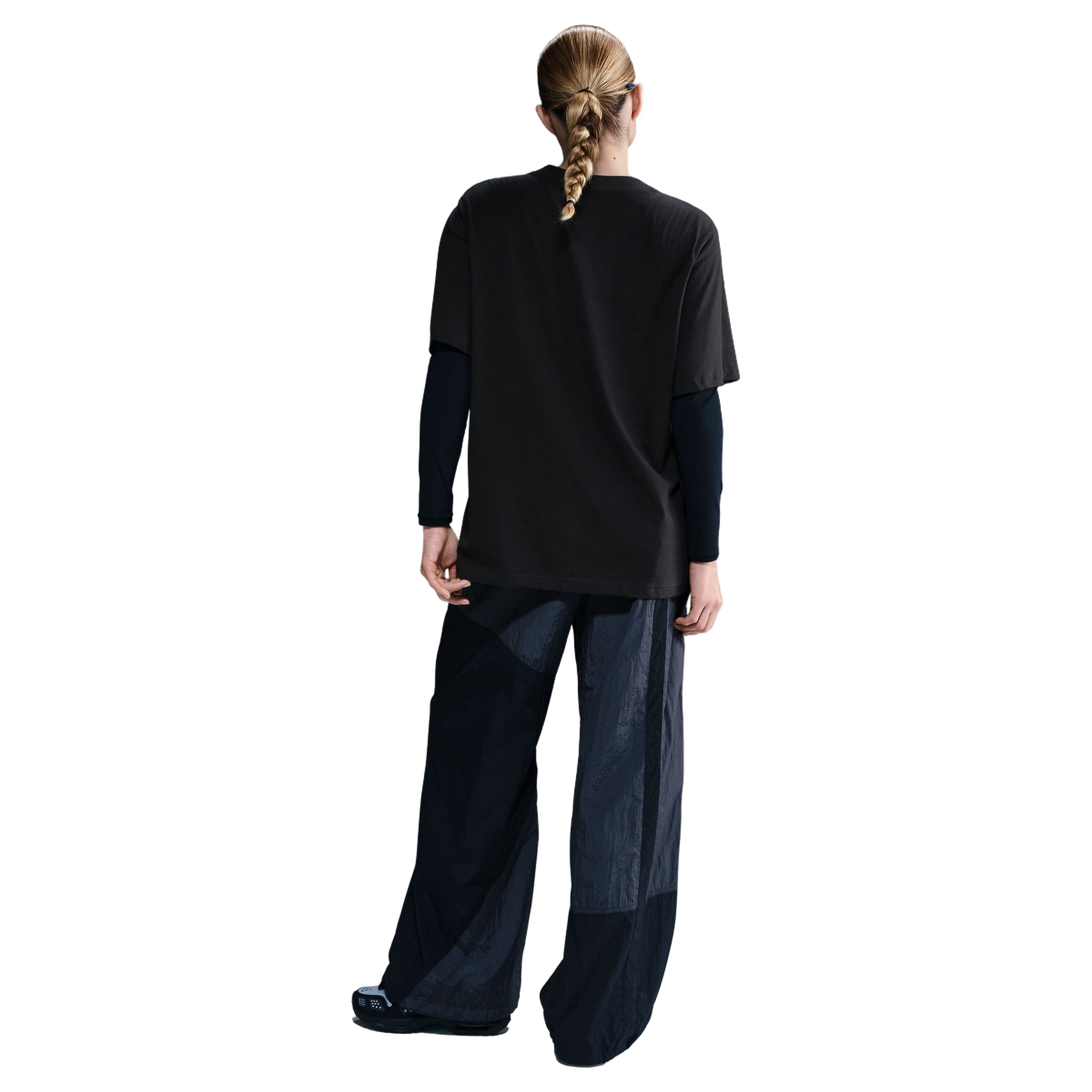 Nike Women's Sportswear Essential Tee - BLACK Thumbnail View 2