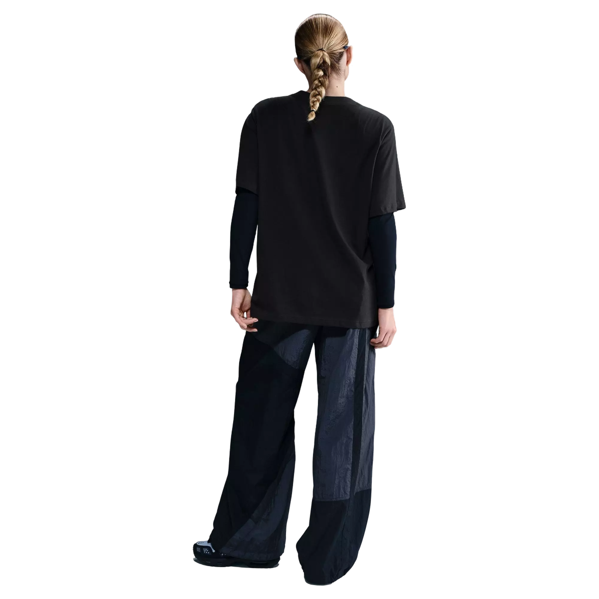 Nike Women's Sportswear Essential Tee - BLACK