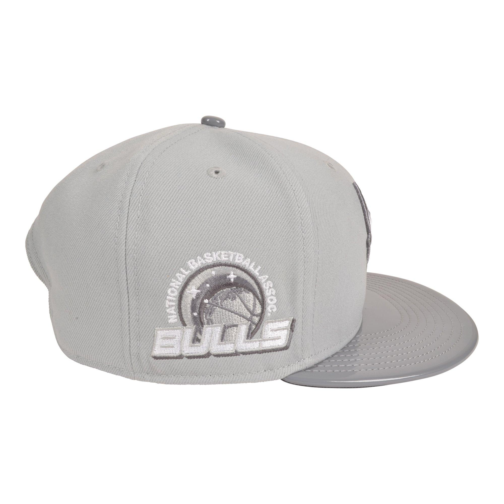 New Era Chicago Bulls 9FIFTY Cool Grey 1X Snapback Hat-Grey