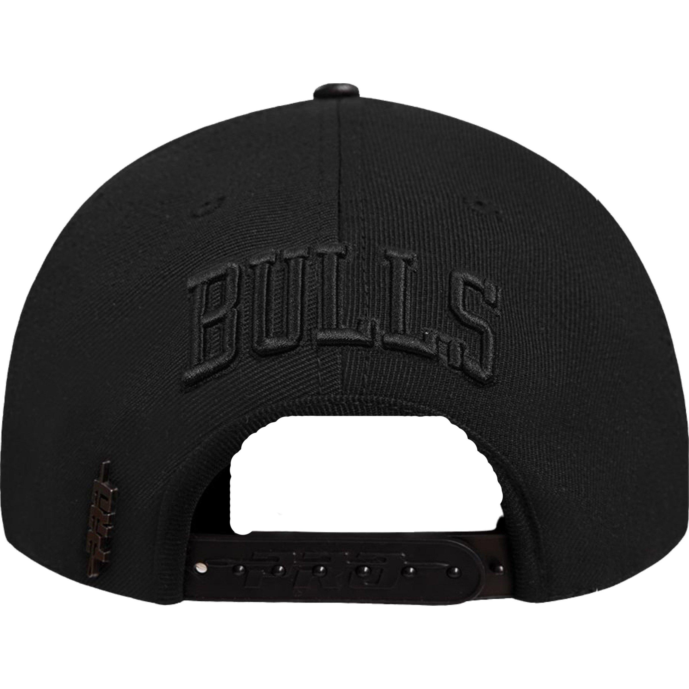 Pro Standard Chicago Bulls Black Cat Snapback | Hibbett