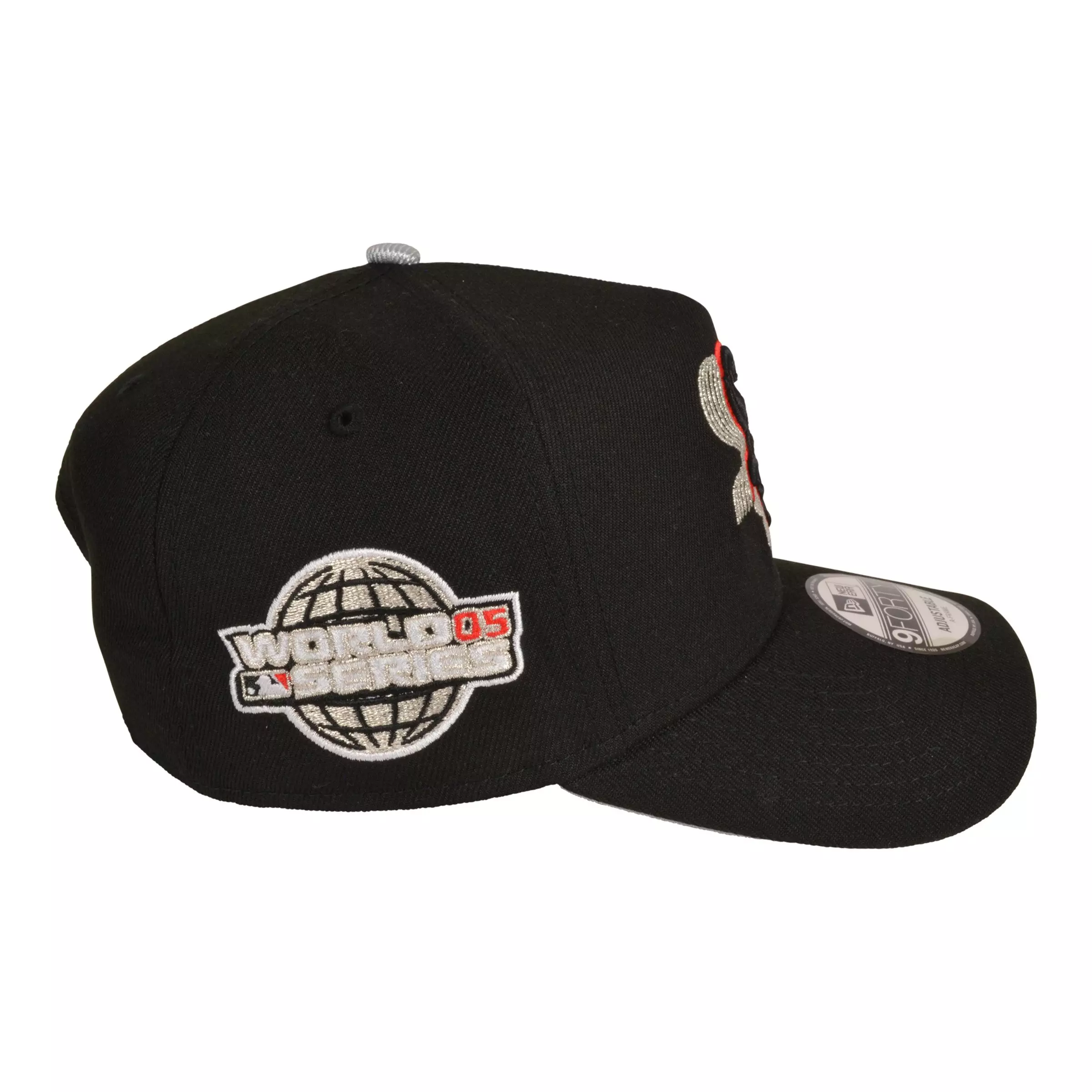 New Era Chicago White Sox 9FORTY Met Silver Snapback Hat-Black/Red