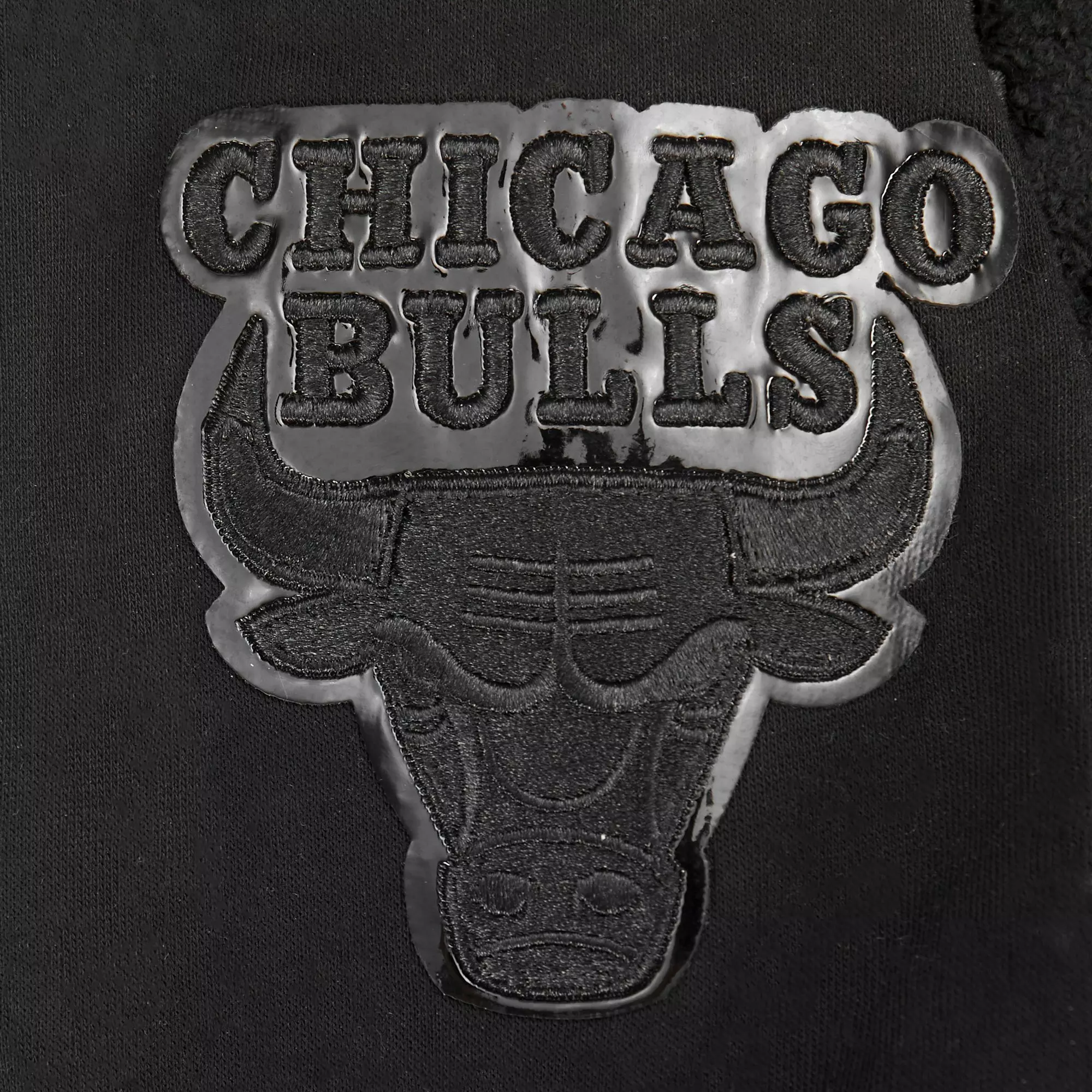 Pro Standard Big Kids' Chicago Bulls Triple Black Fleece Pullover Hoodie-Black - BLACK