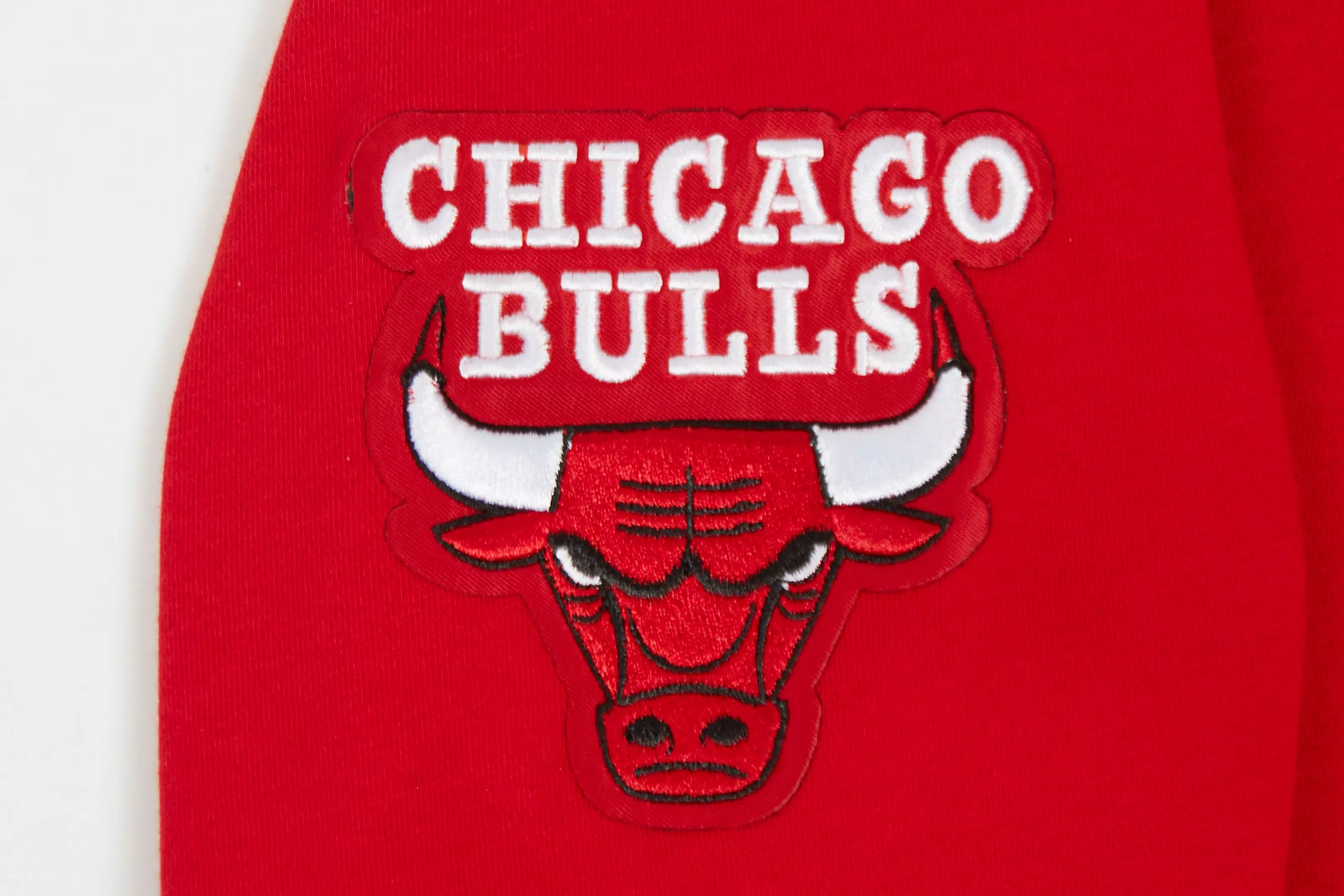 Pro Standard Big Kids' Chicago Bulls Classic Fleece Pullover Hoodie-Red - RED