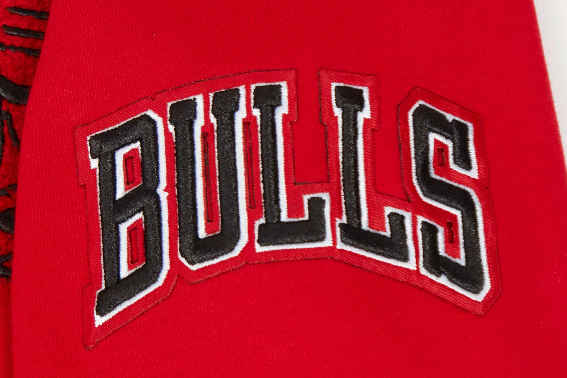 Pro Standard Big Kids' Chicago Bulls Classic Fleece Pullover Hoodie-Red - RED