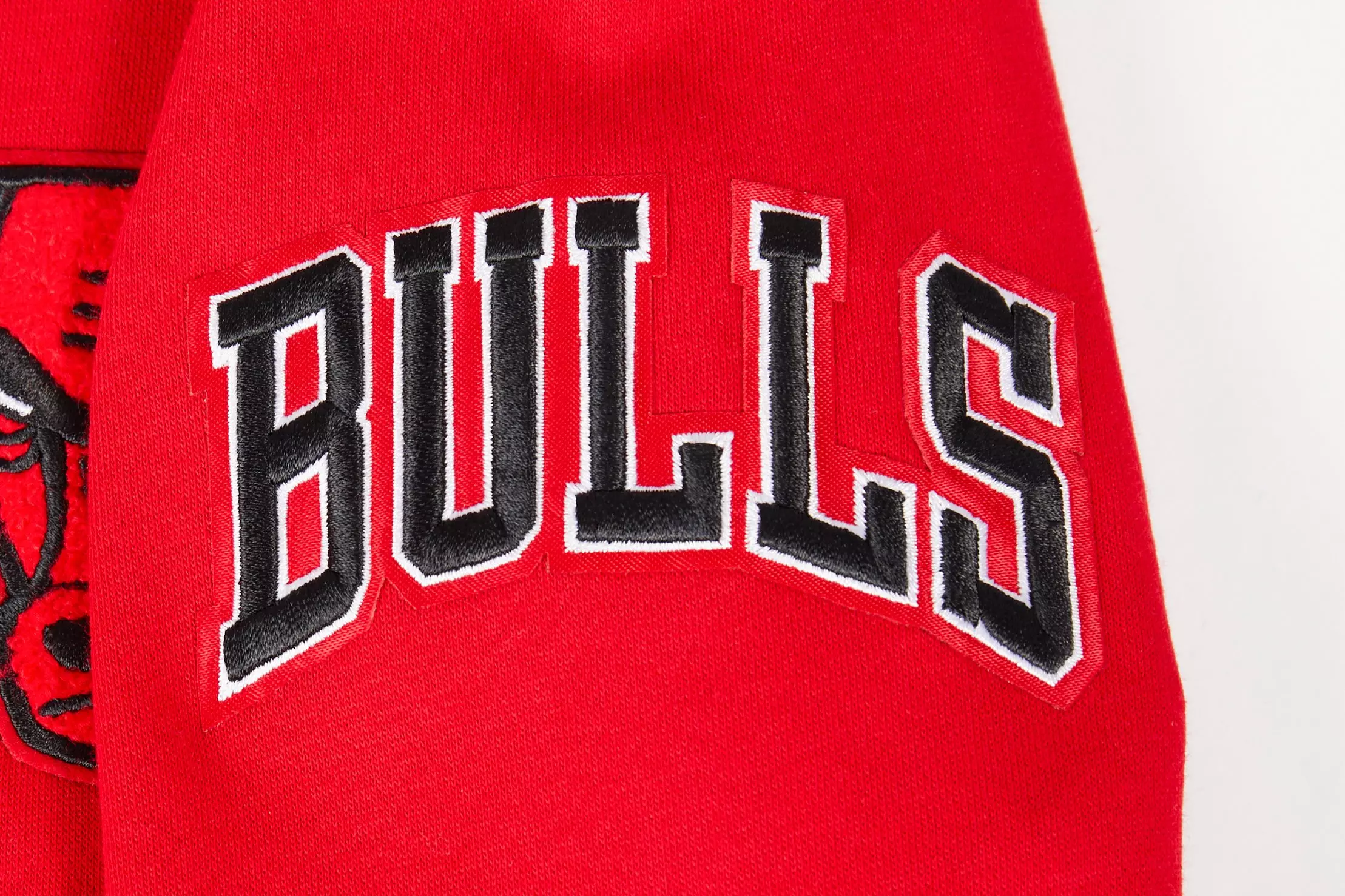 Pro Standard Big Boys' Chicago Bulls Classic Fleece Full-Zip Hoodie-Black/Red - BLACK/RED