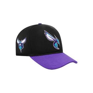 Pro Standard Charlotte Hornets Chenille Pitch Snapback Hat-Black