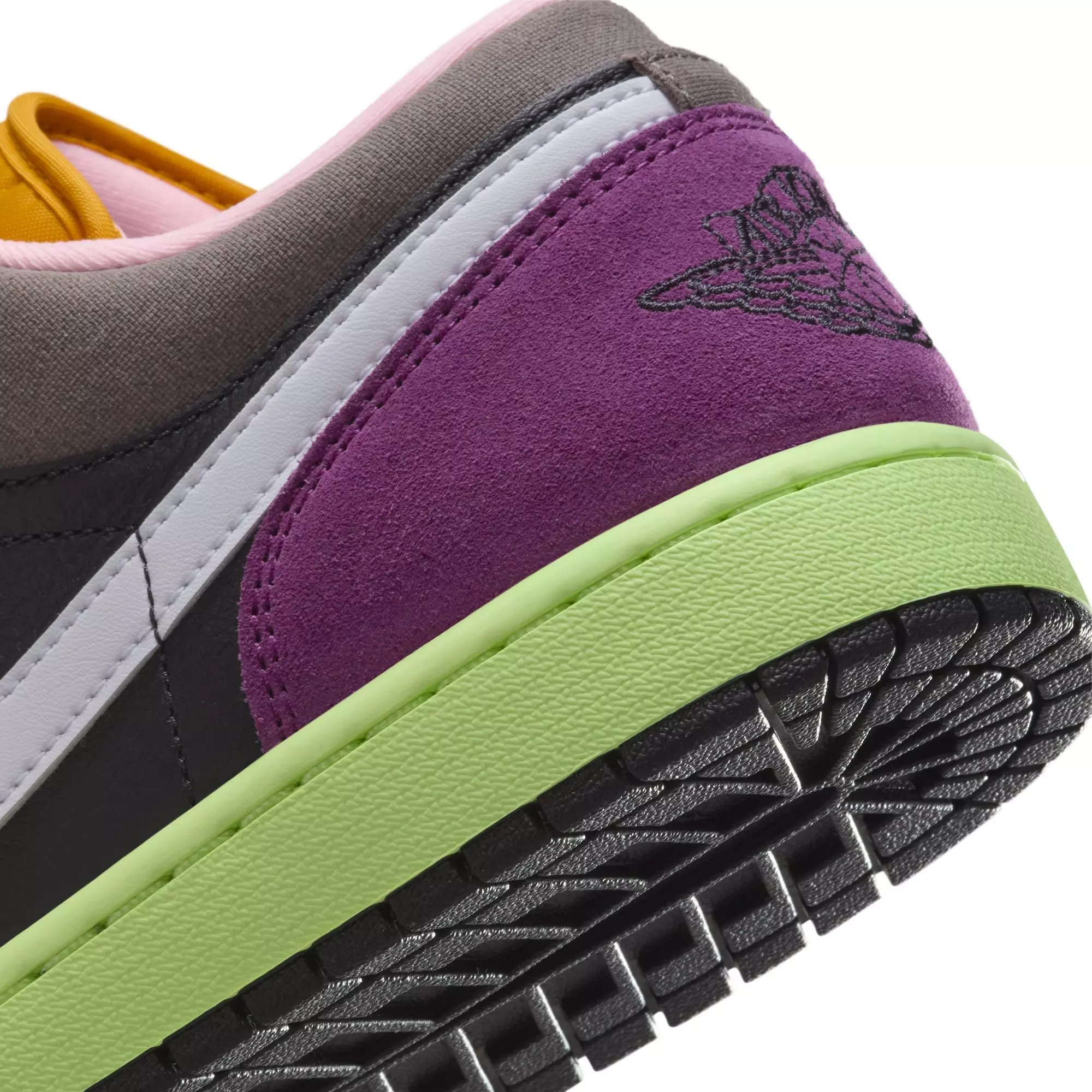 Jordan 1 Low SE "Oil Grey/White/Cave Stone/Arctic Punch" Men's Shoe - MULTI-COLOR