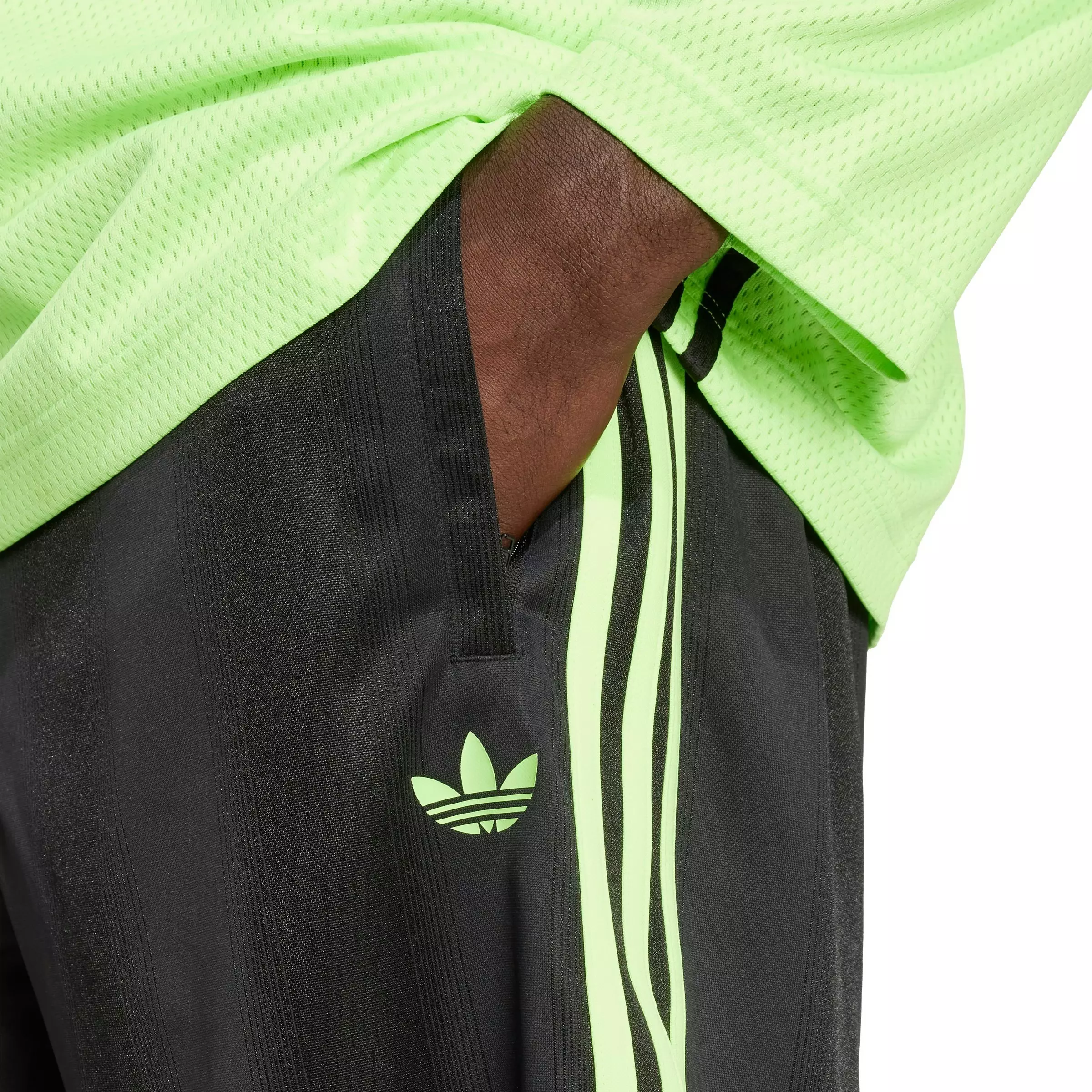 adidas Originals Men's Adicolor Jacquard Shorts - BLACK/GREEN