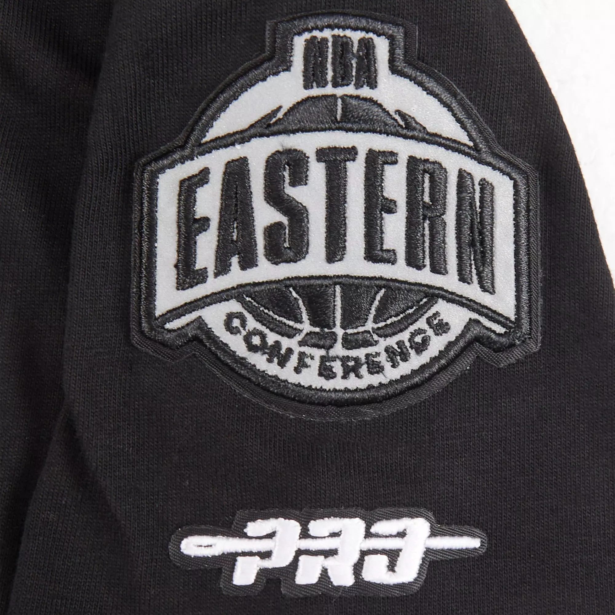 Pro Standard Little Boy's Chicago Bulls Roses Short Sleeve Tee-Black/Red - BLACK/RED