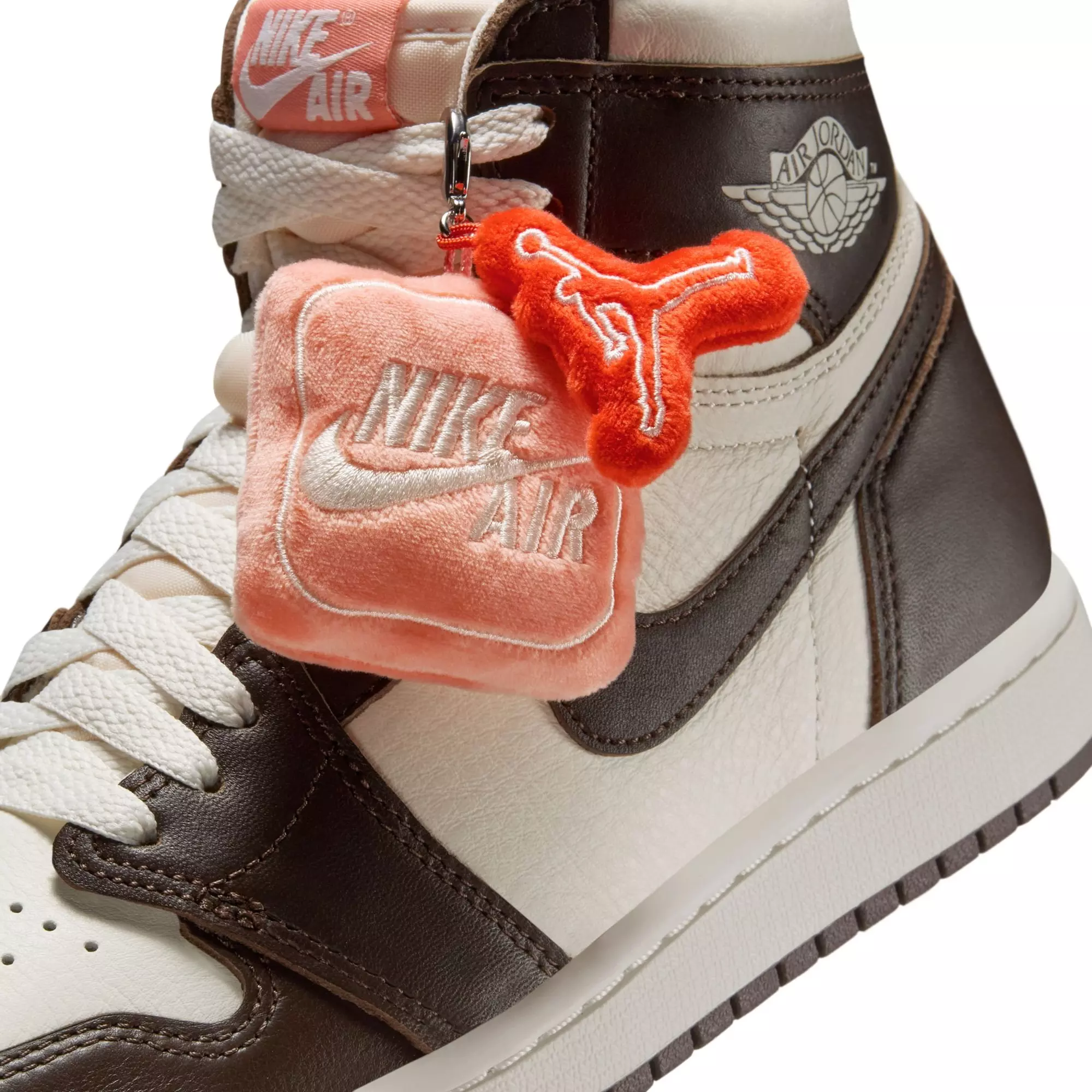 Jordan 1 High OG "Baroque Brown" Women's Shoe - BAROQUE BROWN/SAIL/MADDER ROOT