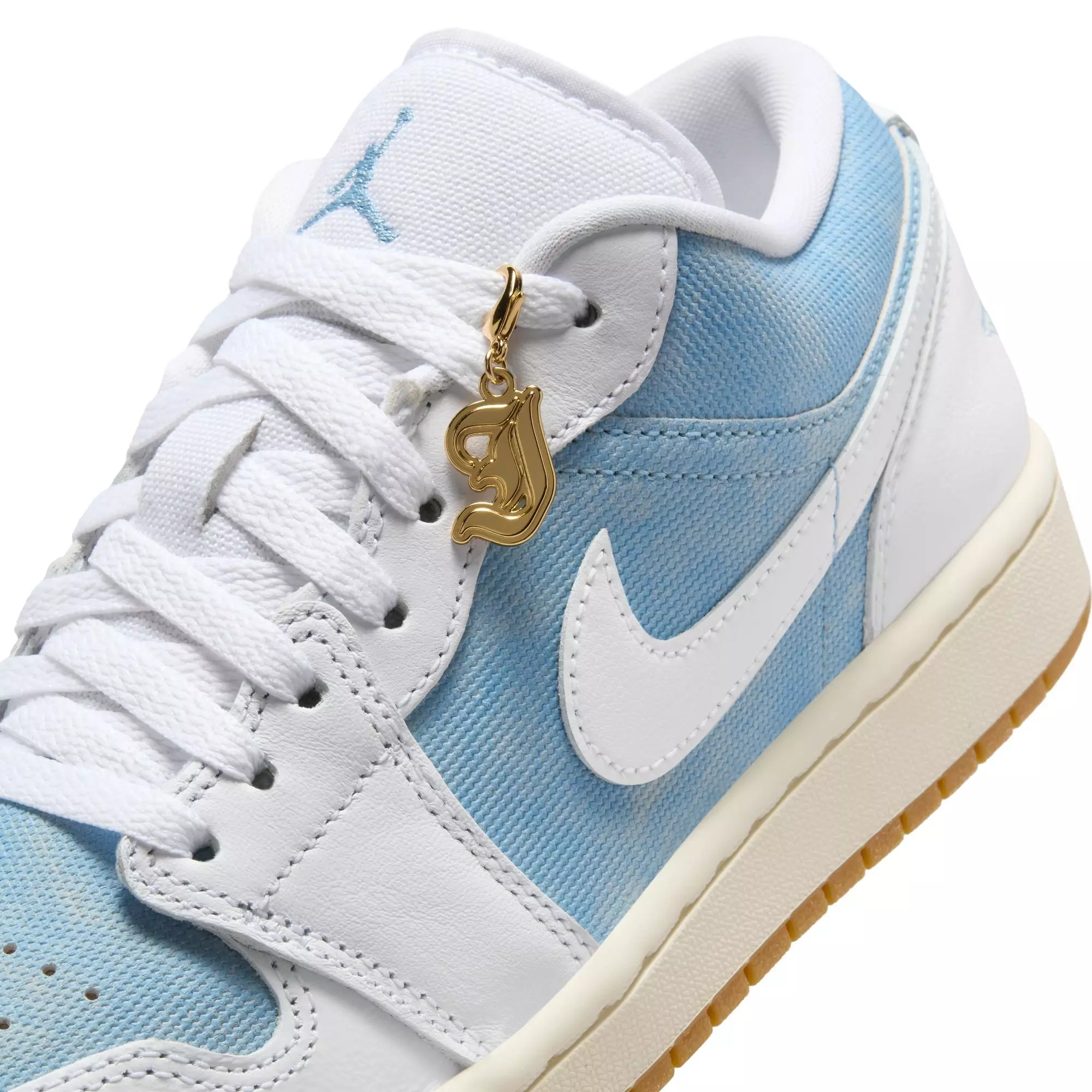 Jordan 1 Low SE "Worn Blue/White/Gum Light Brown/Sail" Women's Shoe - WHITE/LT BLUE/DENIM