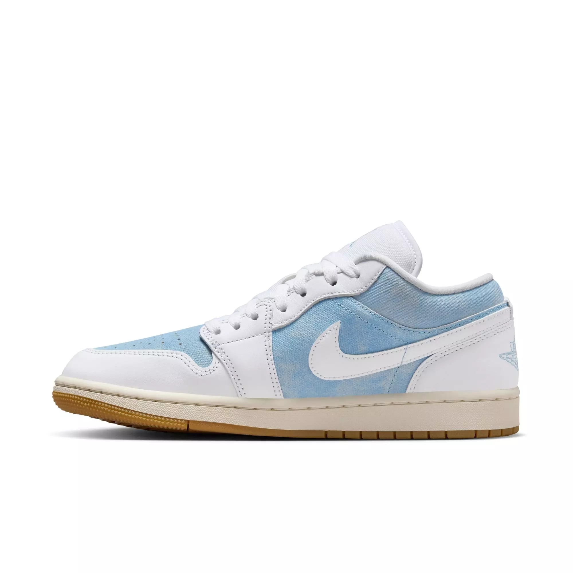 Jordan 1 Low SE "Worn Blue/White/Gum Light Brown/Sail" Women's Shoe - WHITE/LT BLUE/DENIM