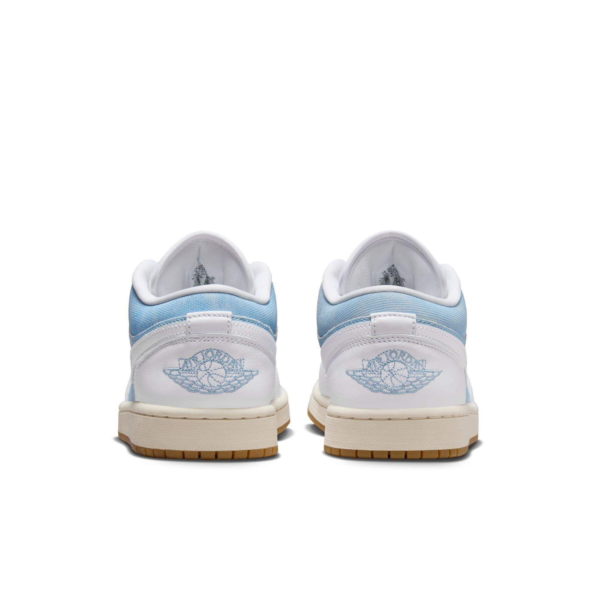 Jordan 1 Low SE "Worn Blue/White/Gum Light Brown/Sail" Women's Shoe - WHITE/LT BLUE/DENIM Thumbnail View 7
