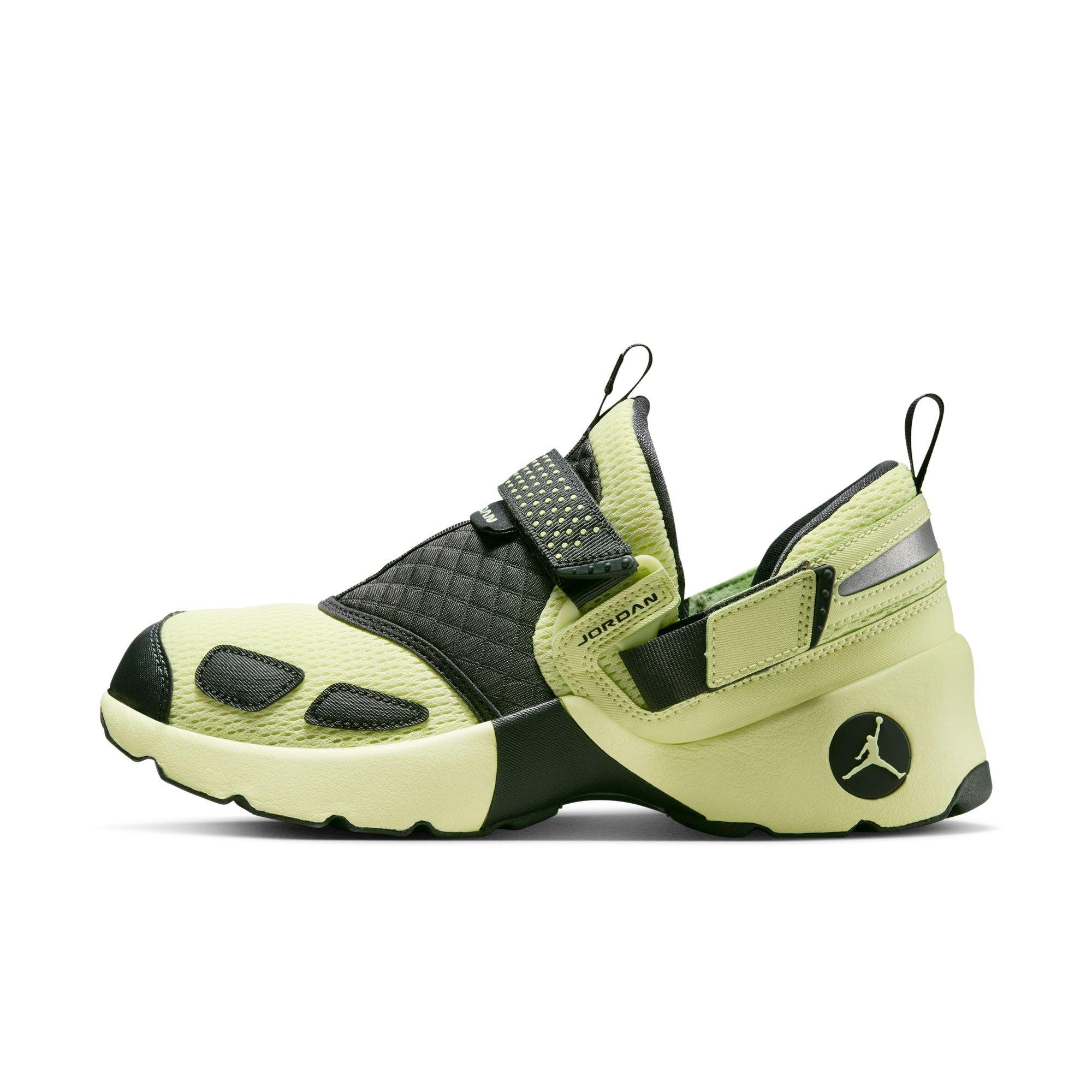 Jordan Trunner LX "Luminous Green" Women's Shoe - LUMINOUS GREEN/ANTHRACITE Thumbnail View 9