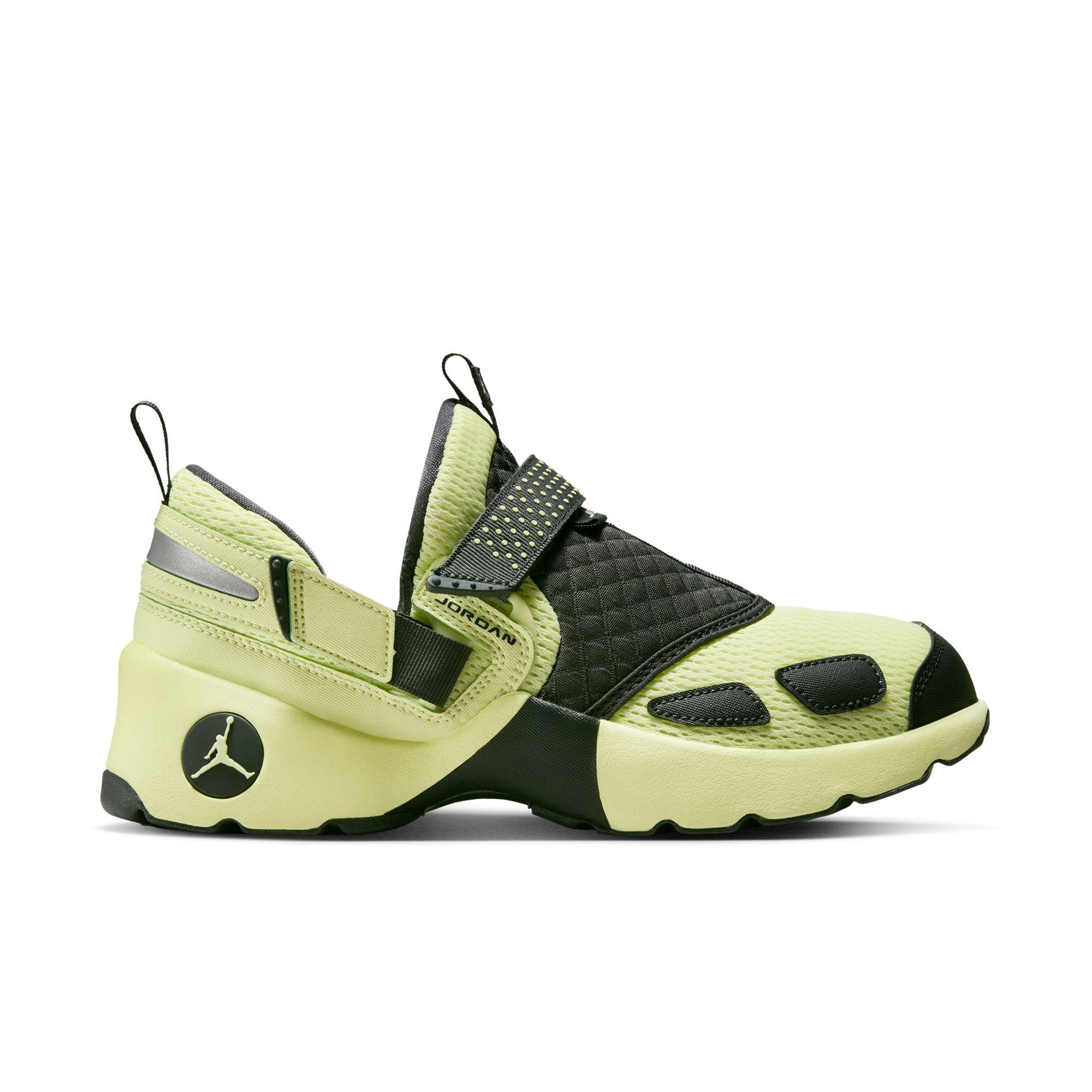 Jordan Trunner LX "Luminous Green" Women's Shoe - LUMINOUS GREEN/ANTHRACITE Thumbnail View 1