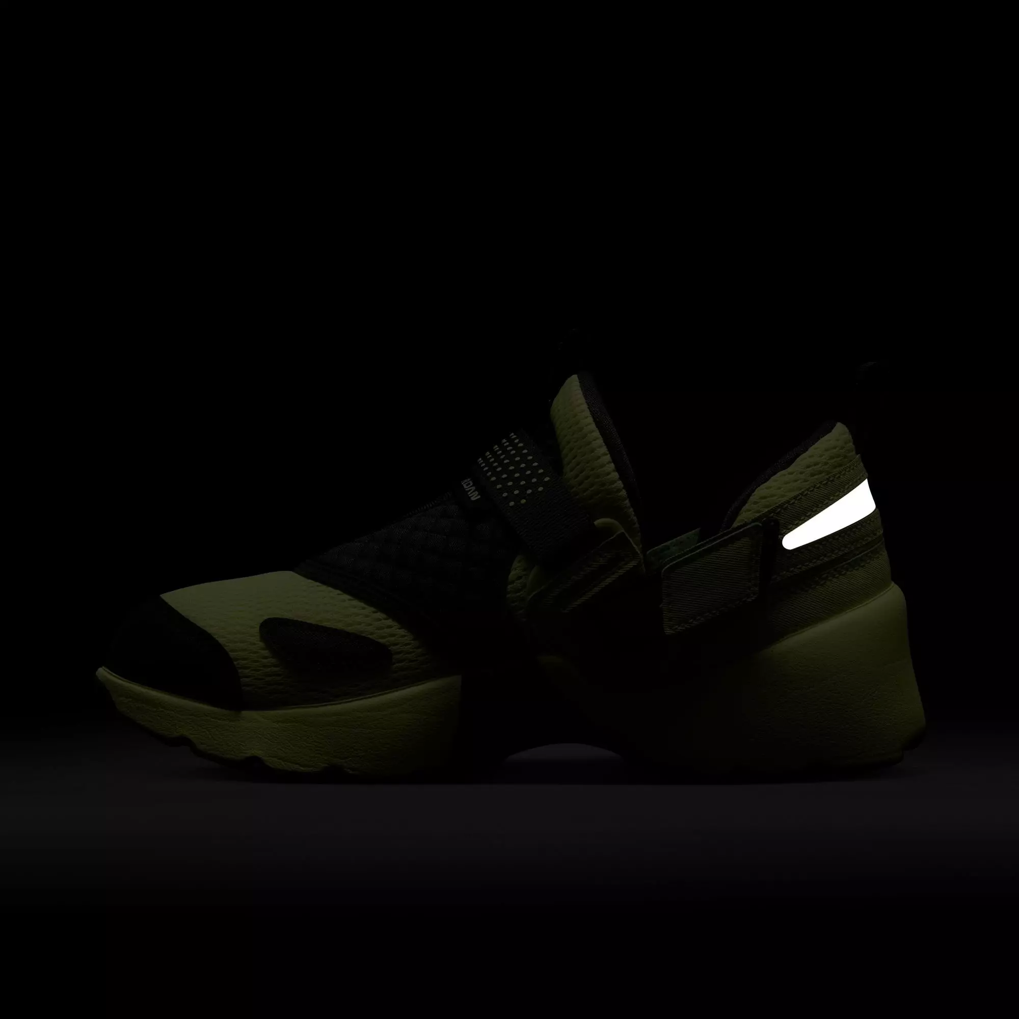 Jordan Trunner LX "Luminous Green" Women's Shoe - LUMINOUS GREEN/ANTHRACITE