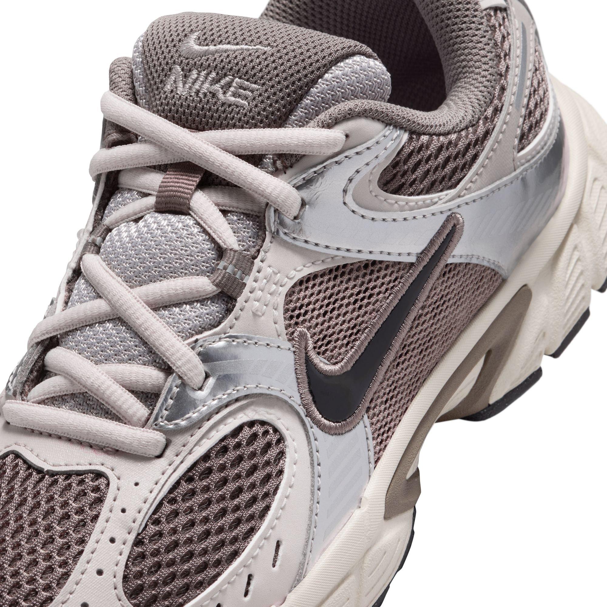Nike V5 RNR Grade School Girls' "Cave Stone/Black/College Grey/Vast Grey" Shoe