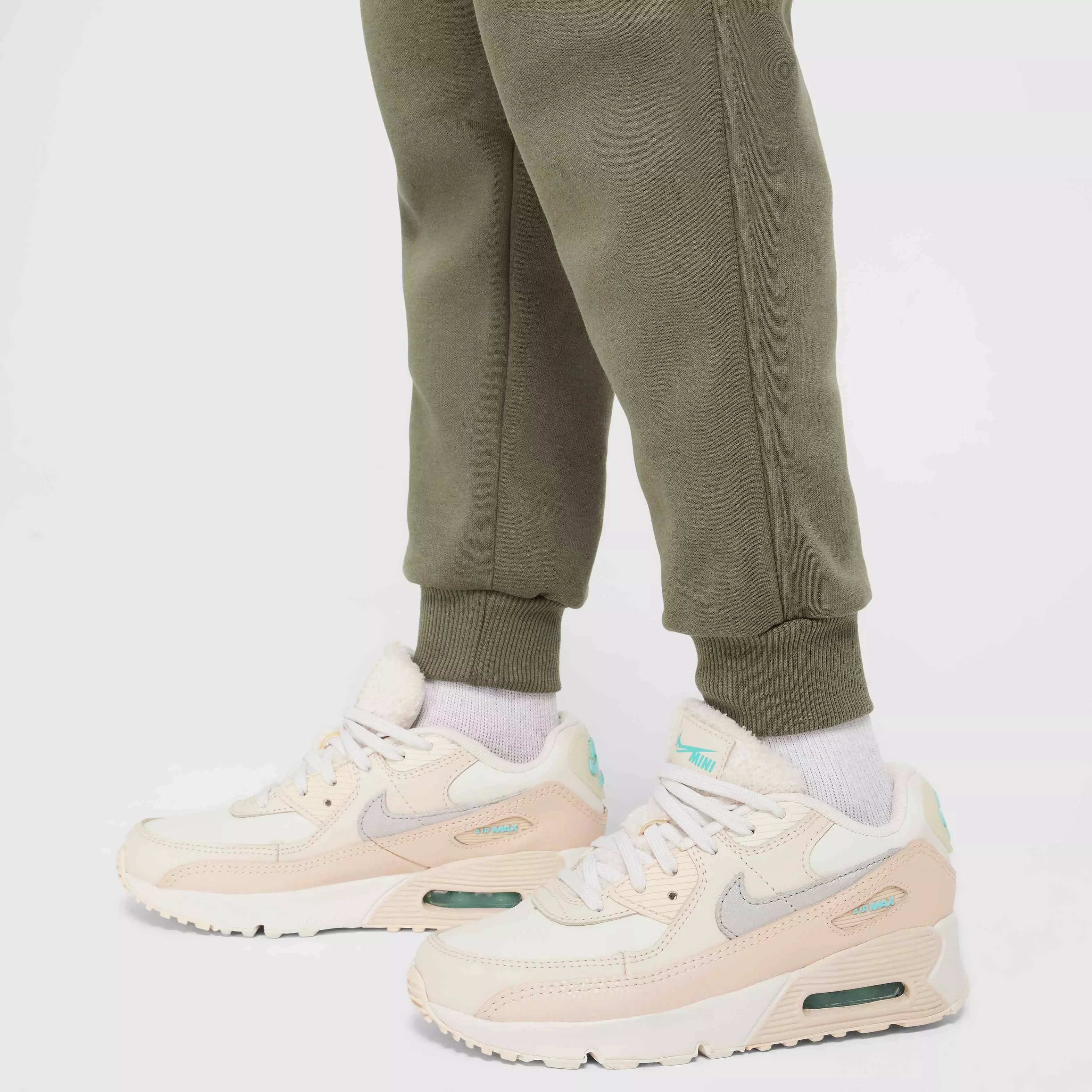 Nike Big Kids' Sportswear Club Fleece LBR Joggers - OLIVE