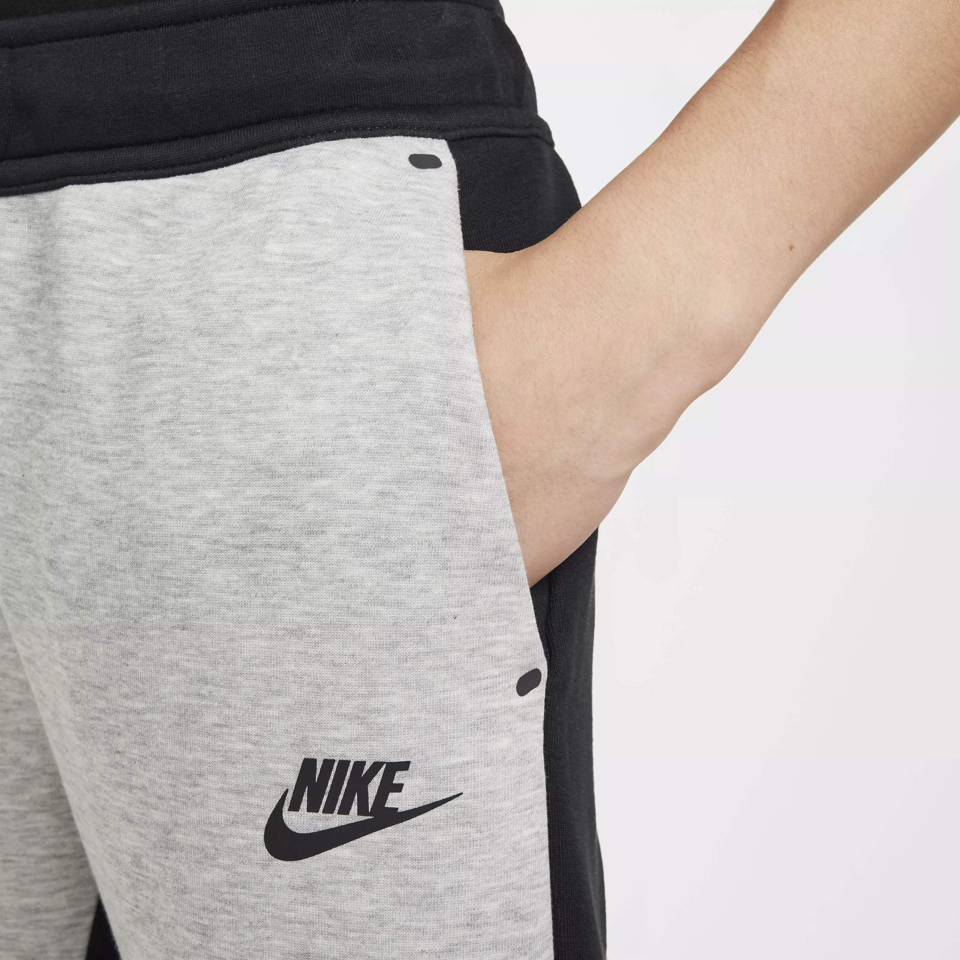 Nike Big Boys' Sportswear Tech Lightweight Fleece Joggers - BLACK